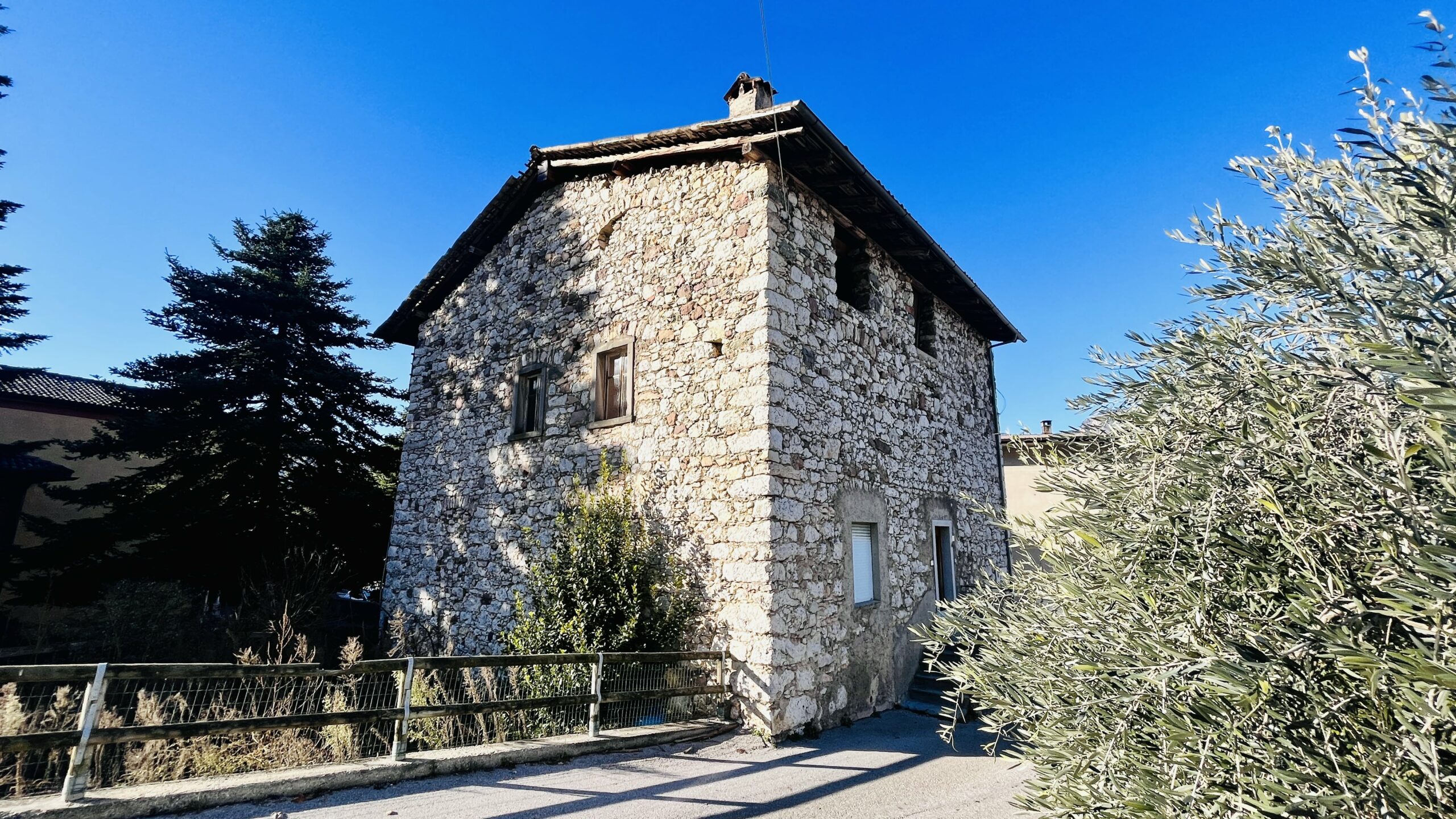 Casale da ristrutturare 