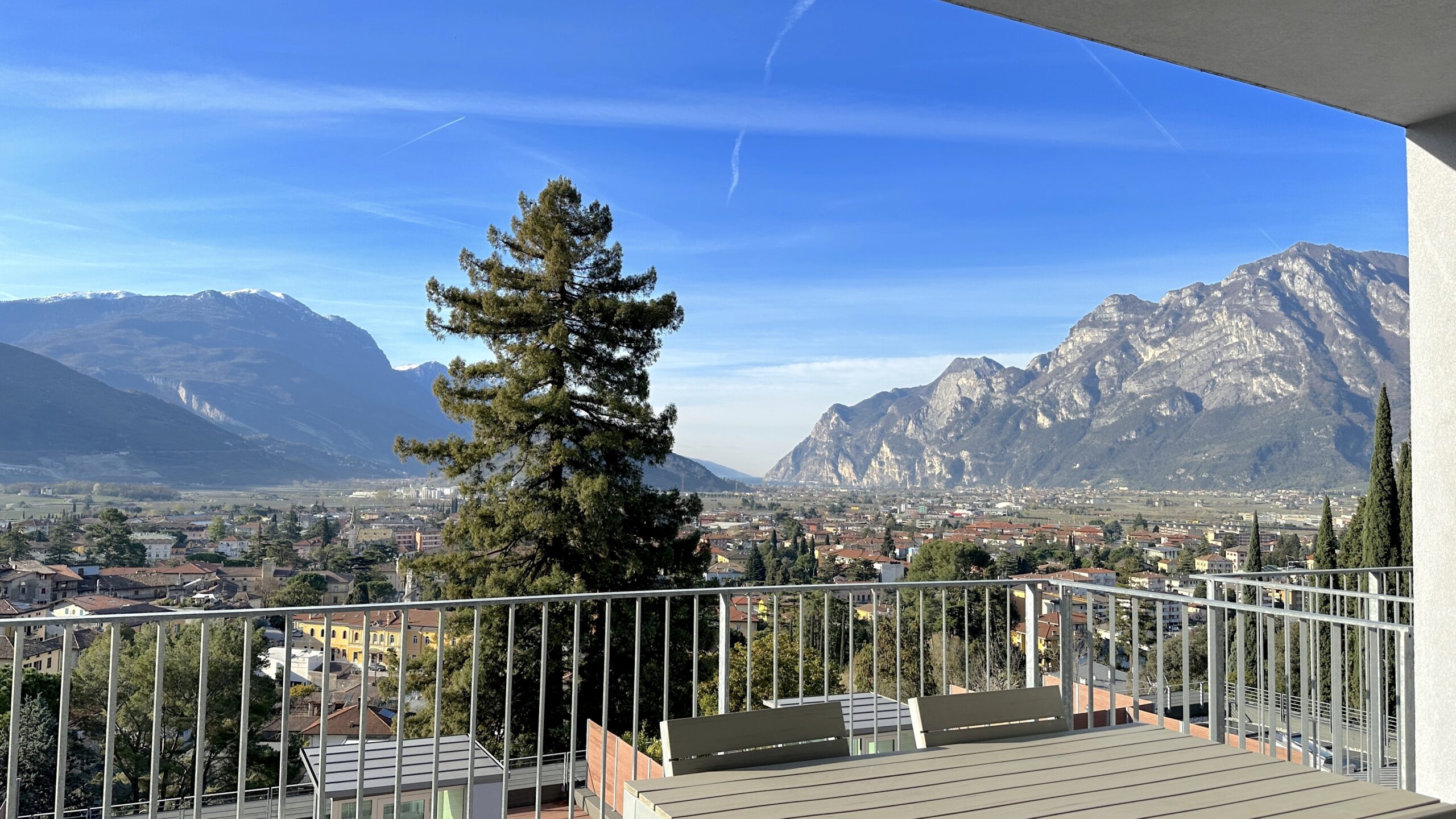 Prestigioso trilocale vista lago Arco (TN) - Trentino Alto Adige