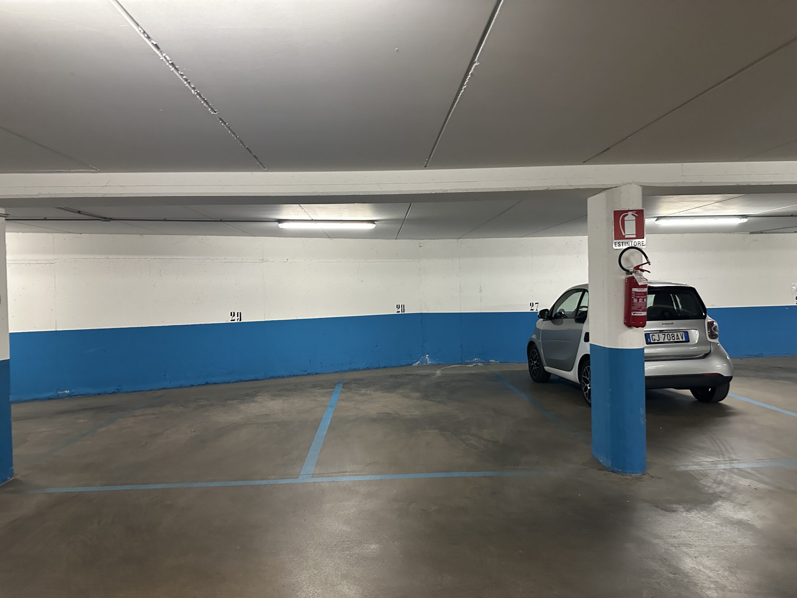 Affitto posto auto coperto in centro storico a Riva del Garda Riva Del Garda (TN) - Trentino Alto Adige