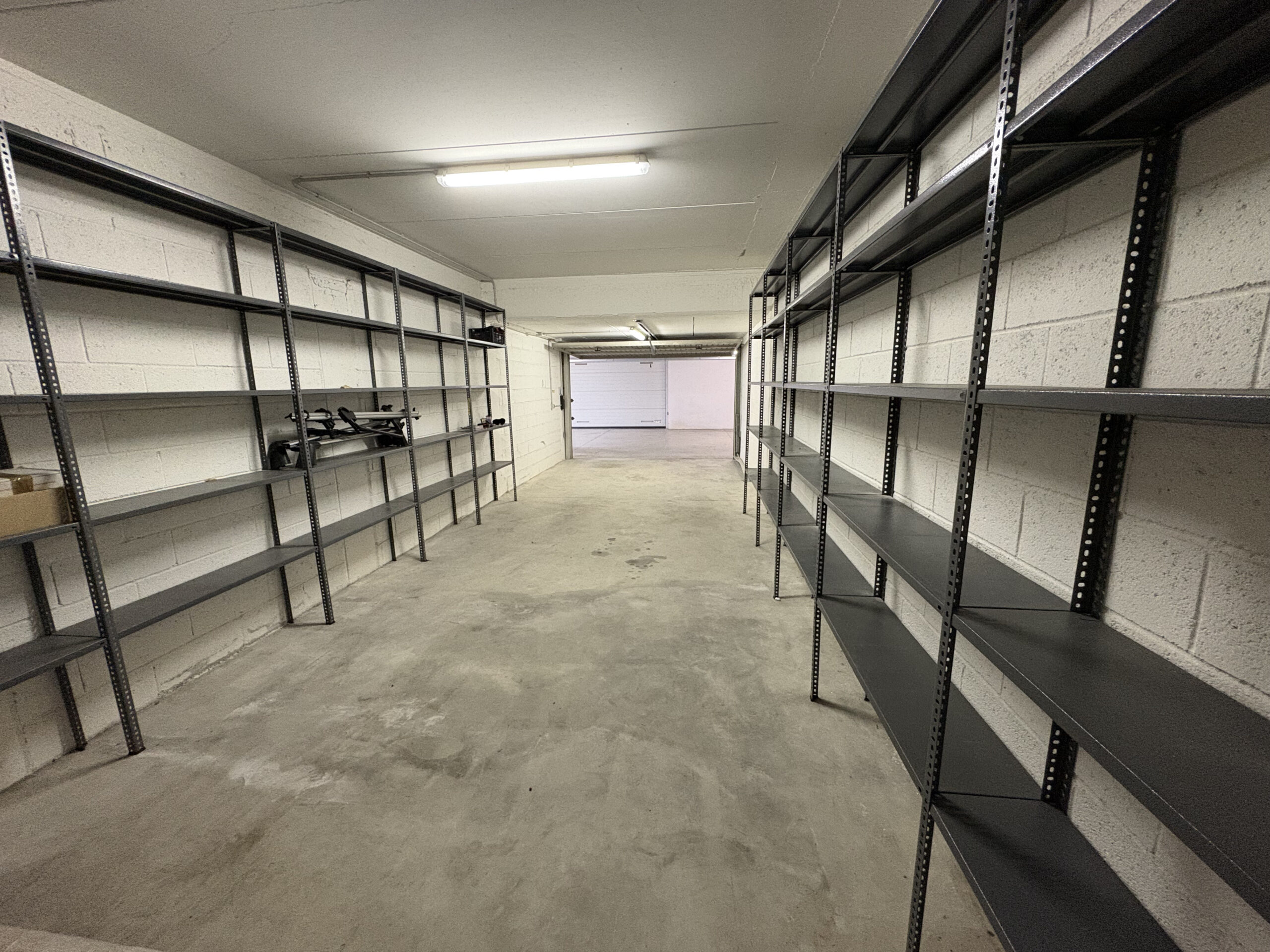 In vendita ampio box auto a Riva del Garda – zona Sant&#8217;Alessandro Riva Del Garda (TN) - Trentino Alto Adige