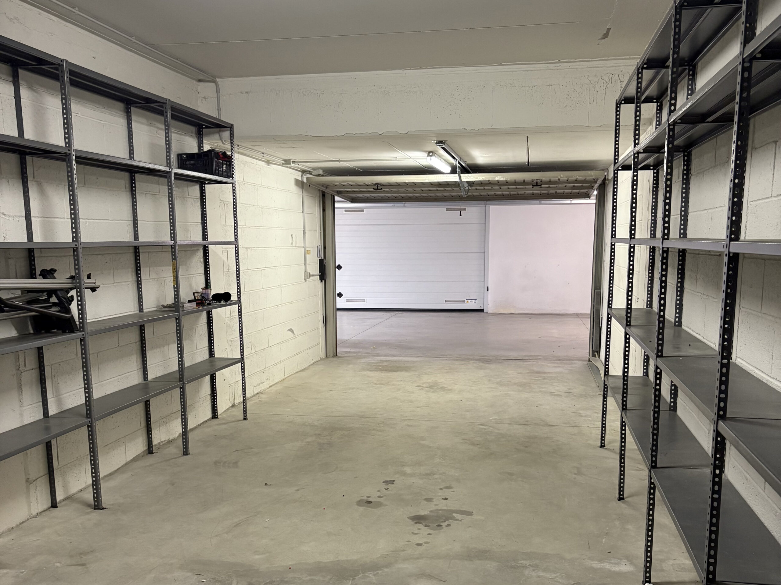In vendita ampio box auto a Riva del Garda – zona Sant&#8217;Alessandro Riva Del Garda (TN) - Trentino Alto Adige