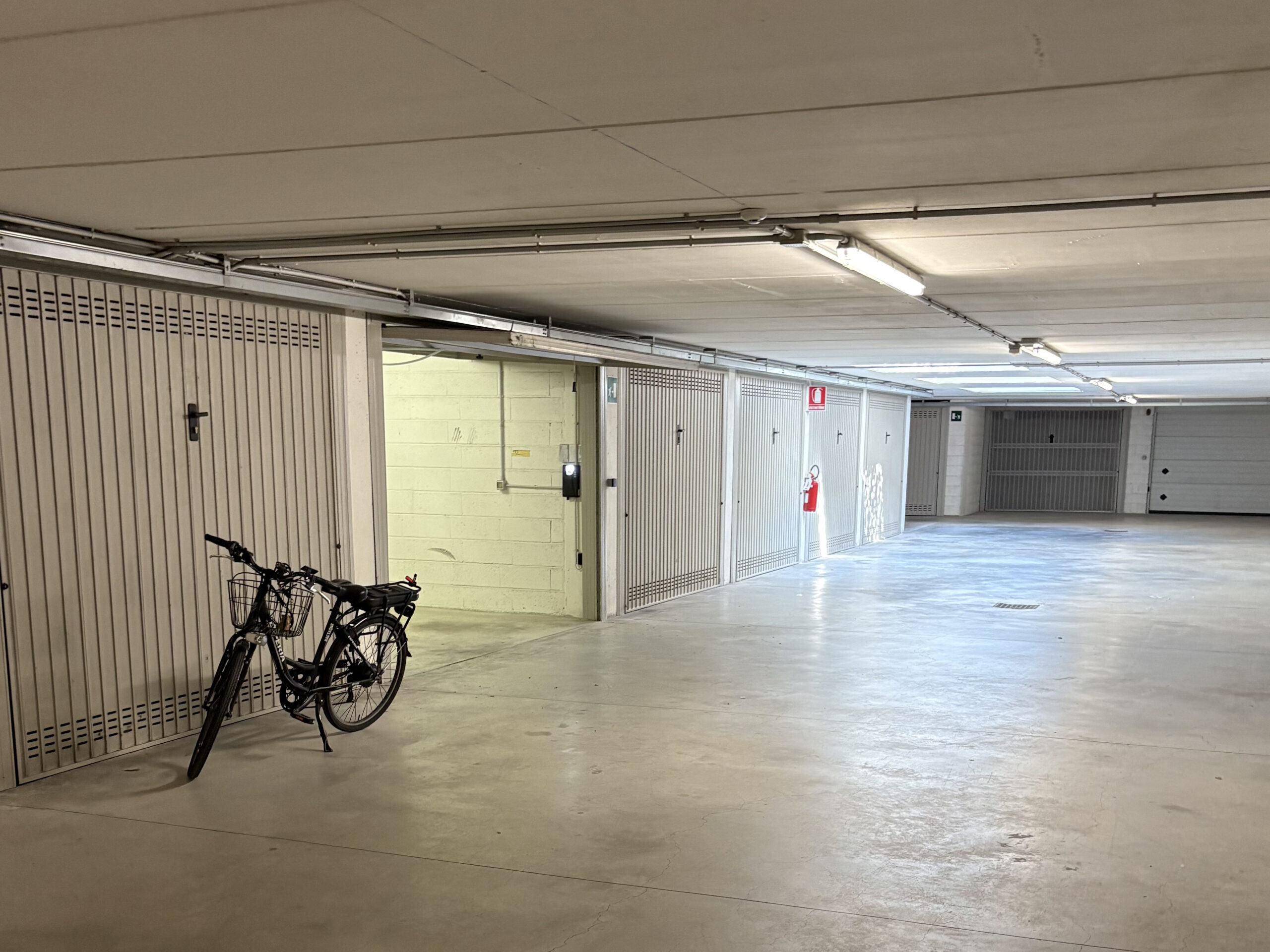 In vendita ampio box auto a Riva del Garda – zona Sant&#8217;Alessandro Riva Del Garda (TN) - Trentino Alto Adige