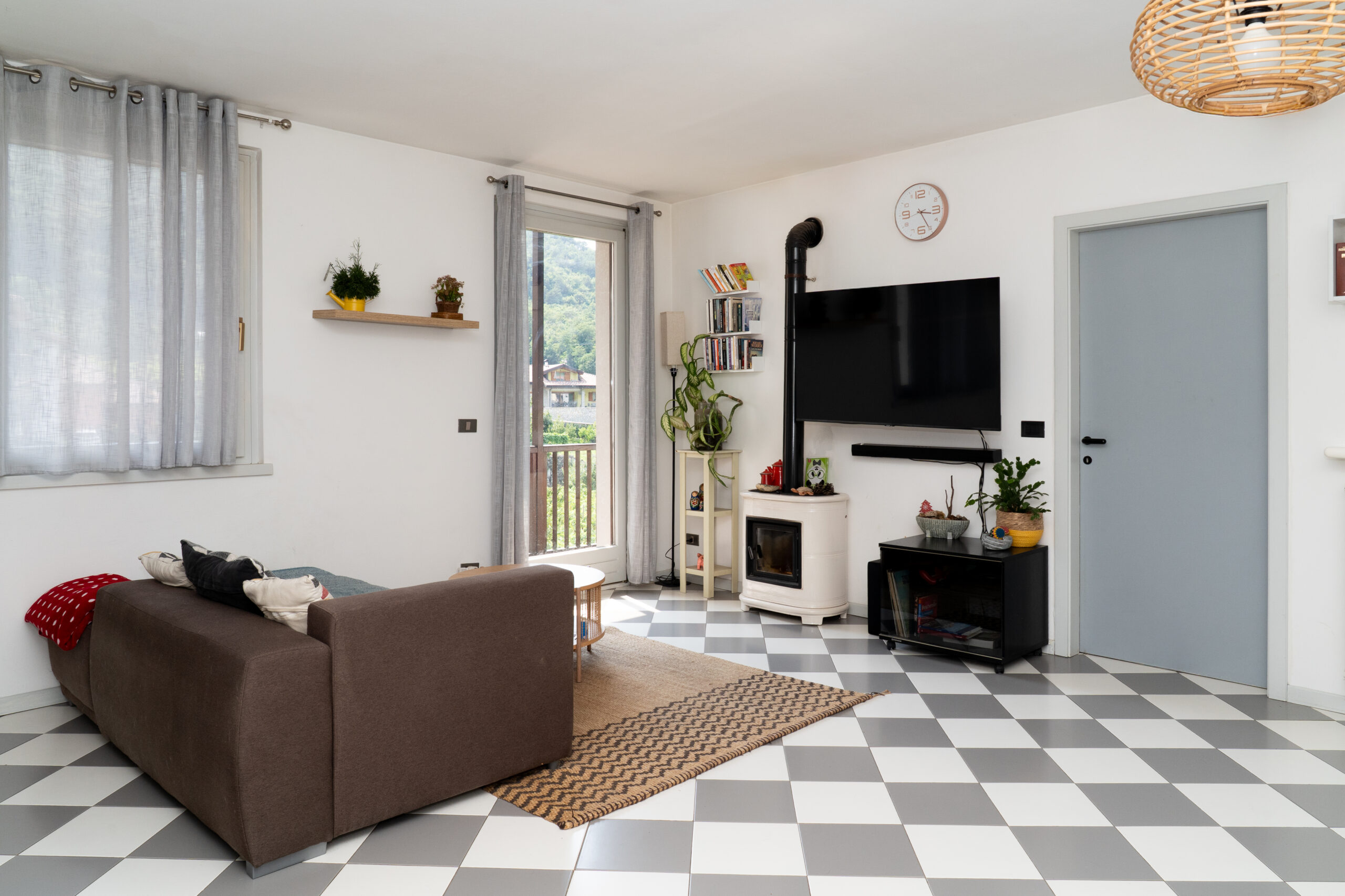 Porzione di casa a Drena con giardino e vista castello 
