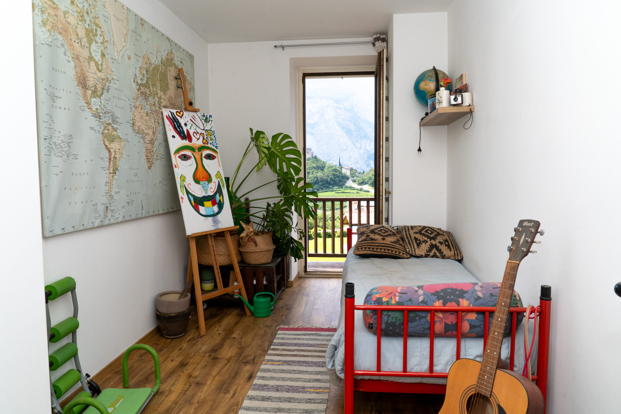 Porzione di casa a Drena con giardino e vista castello 
