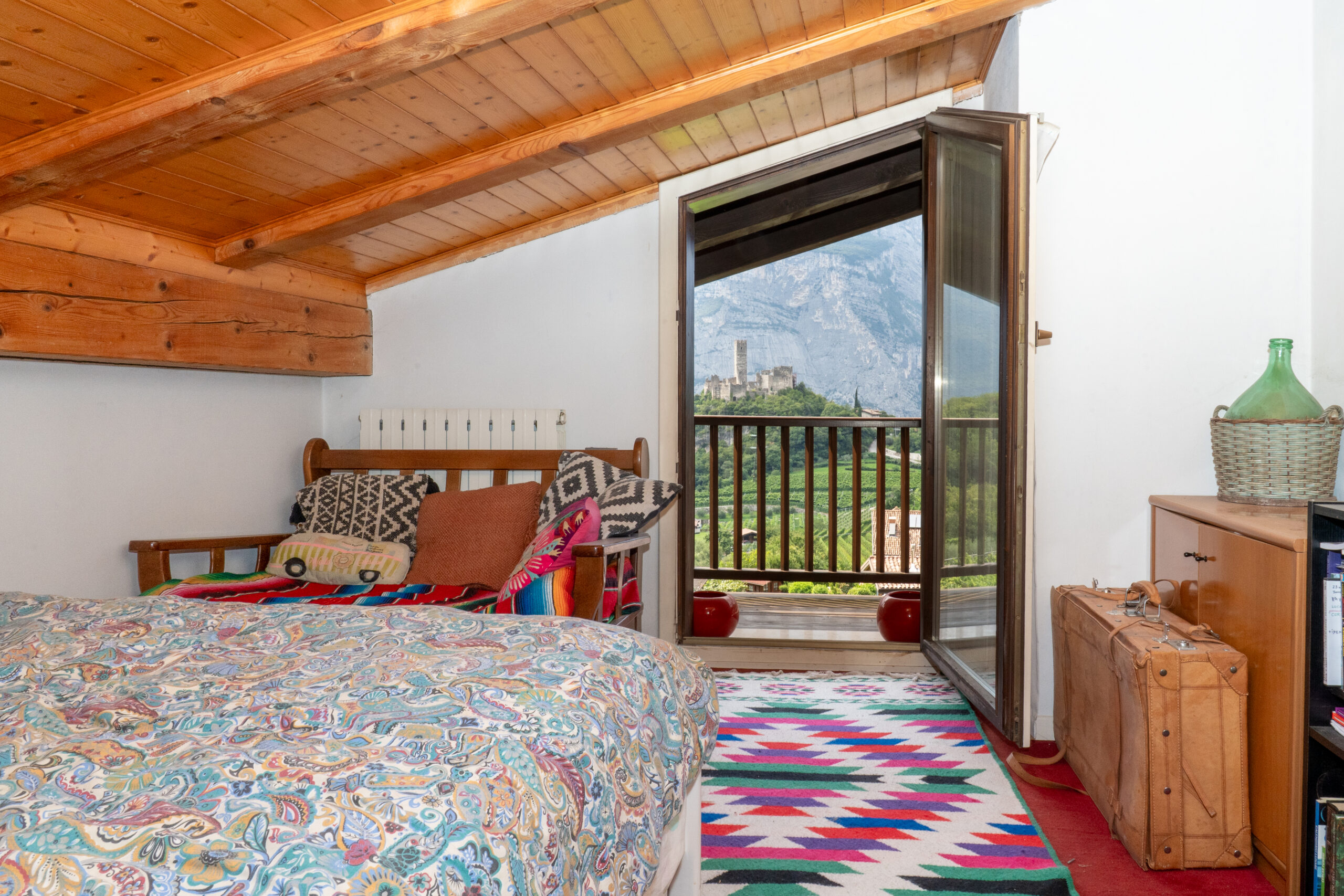 Porzione di casa a Drena con giardino e vista castello 