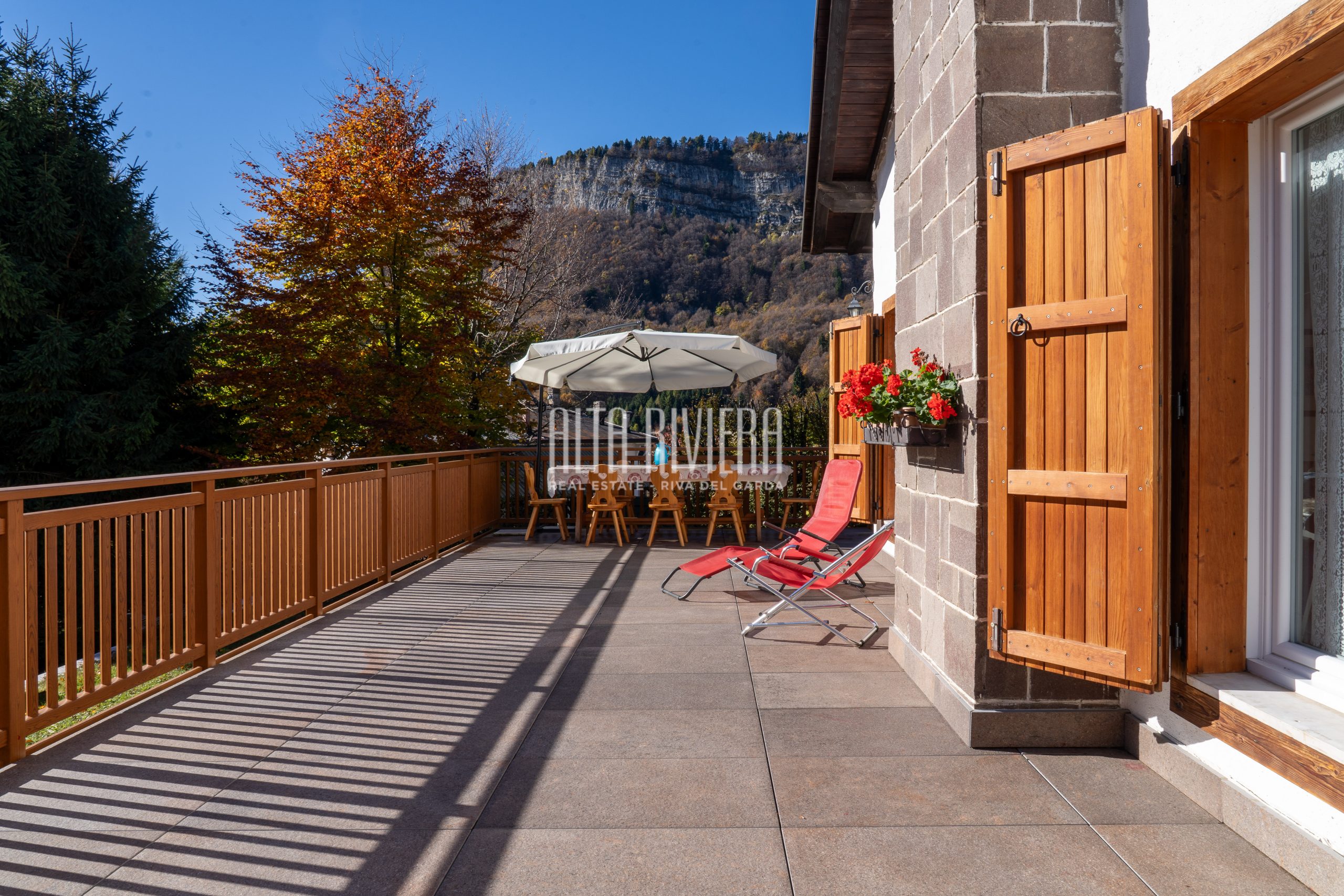 Chalet indipendente immerso nel verde a Brentonico 