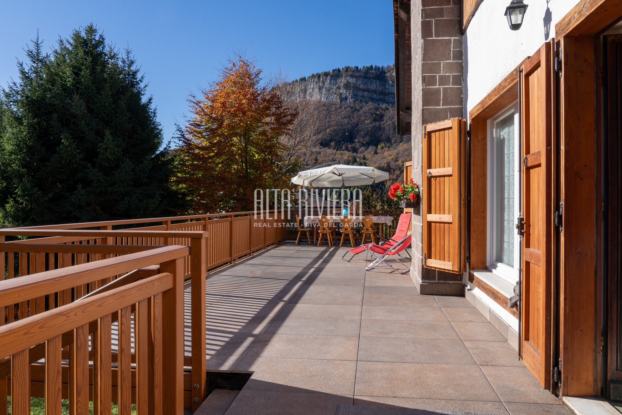 Chalet indipendente immerso nel verde a Brentonico 