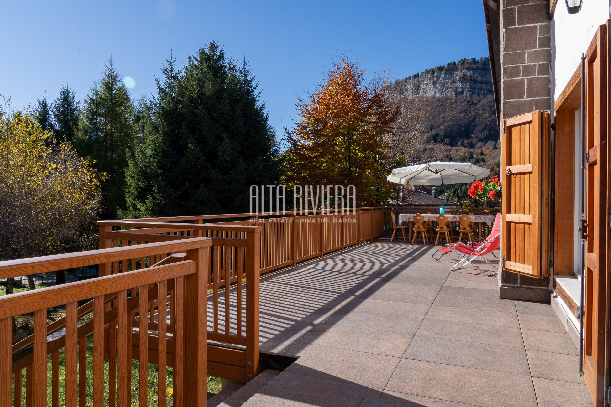 Chalet indipendente immerso nel verde a Brentonico 