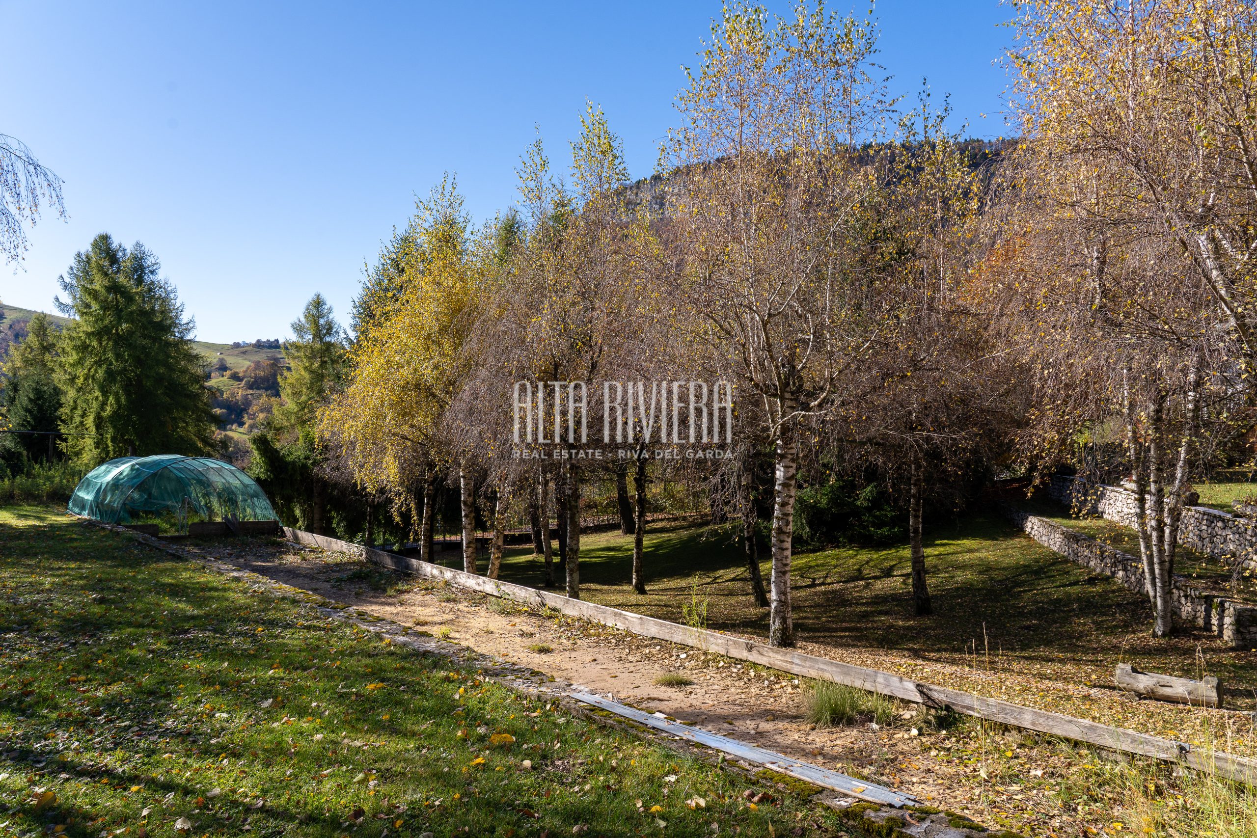 Chalet indipendente immerso nel verde a Brentonico 