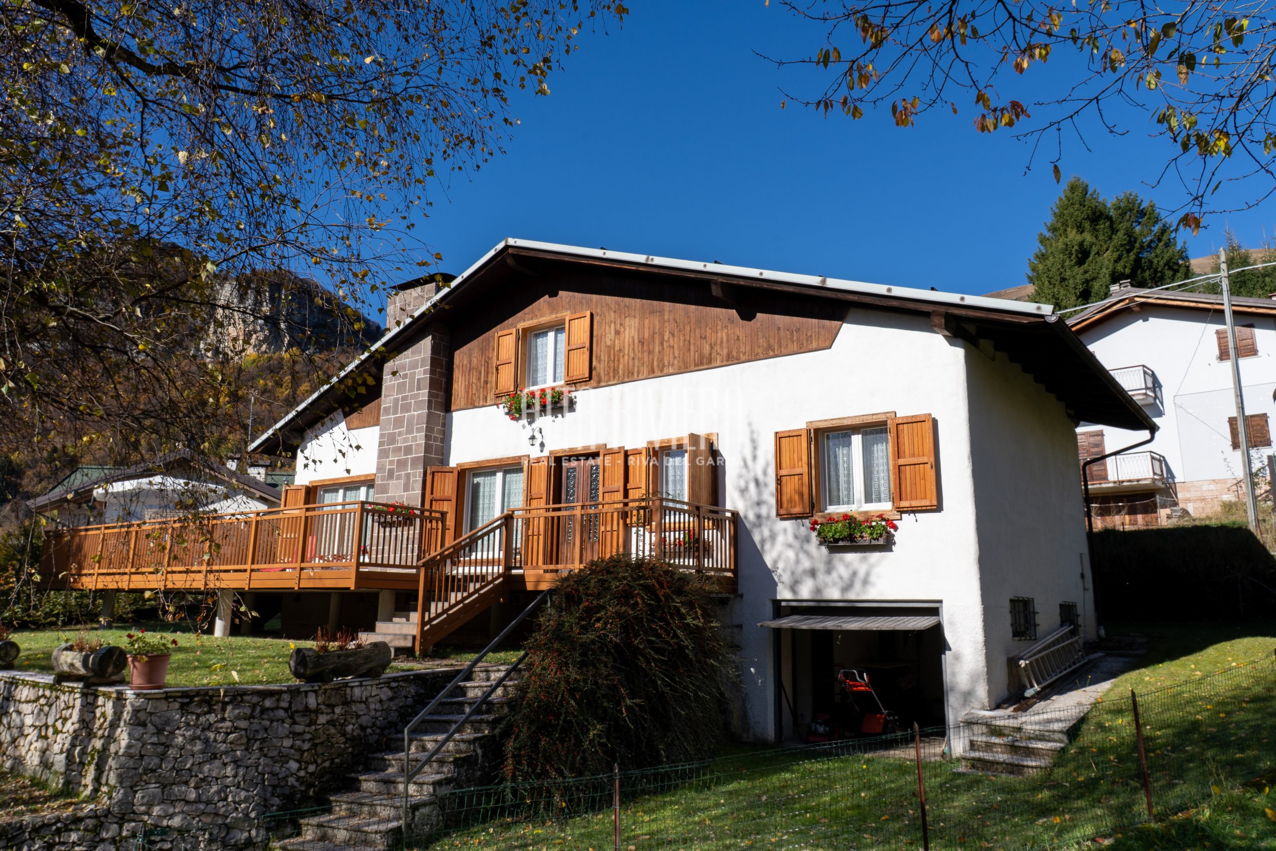 Chalet indipendente immerso nel verde a Brentonico 