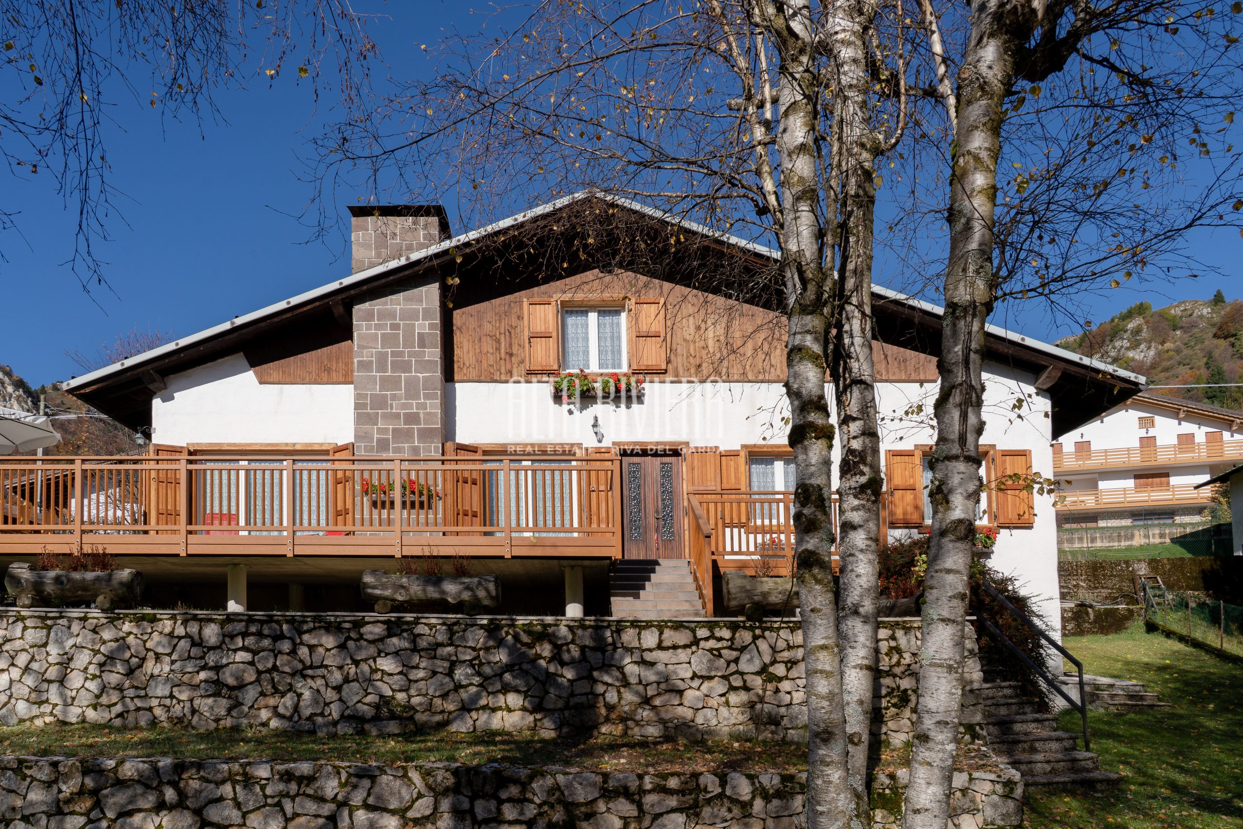 Chalet indipendente immerso nel verde a Brentonico 