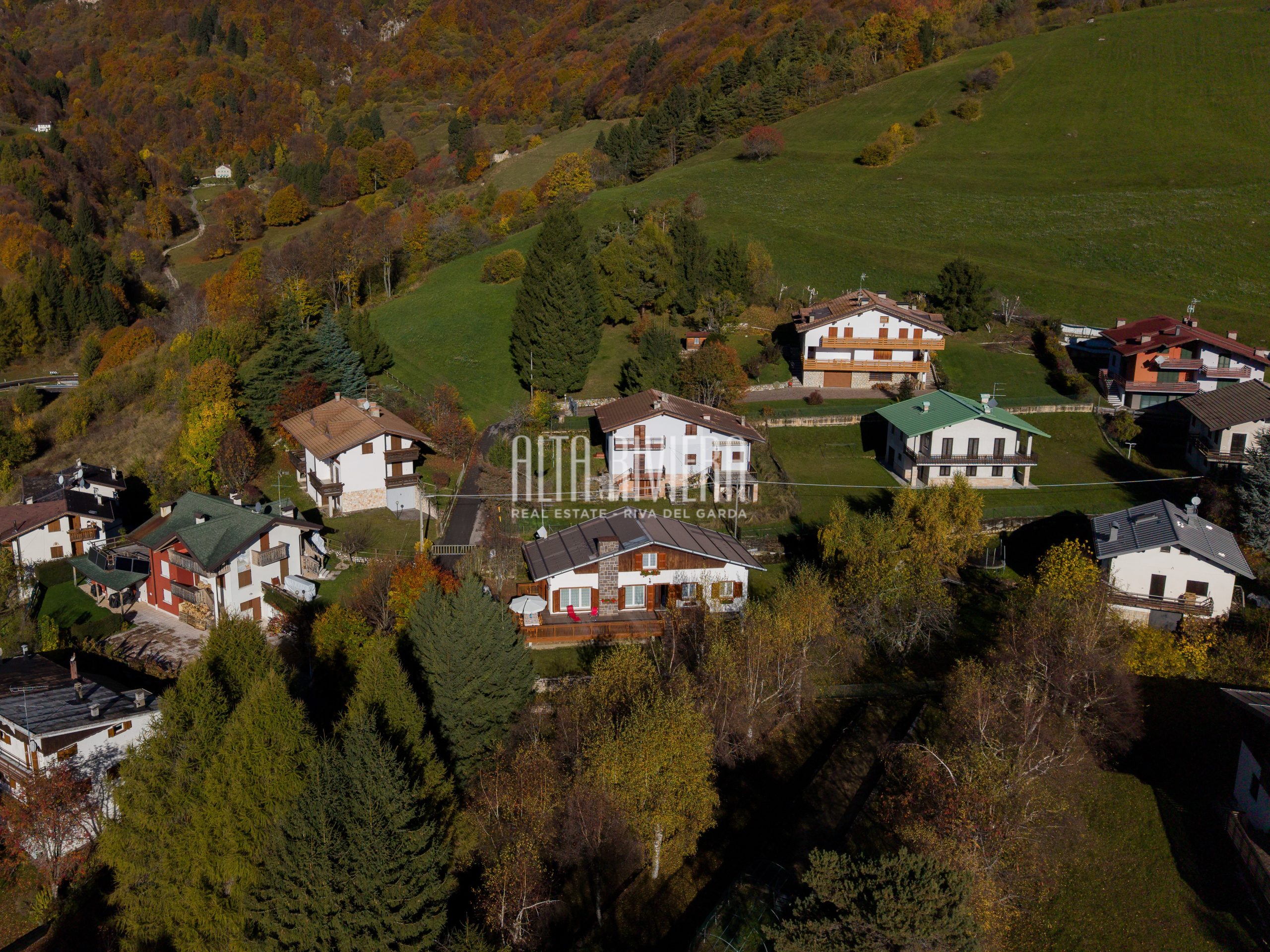 Chalet indipendente immerso nel verde a Brentonico 