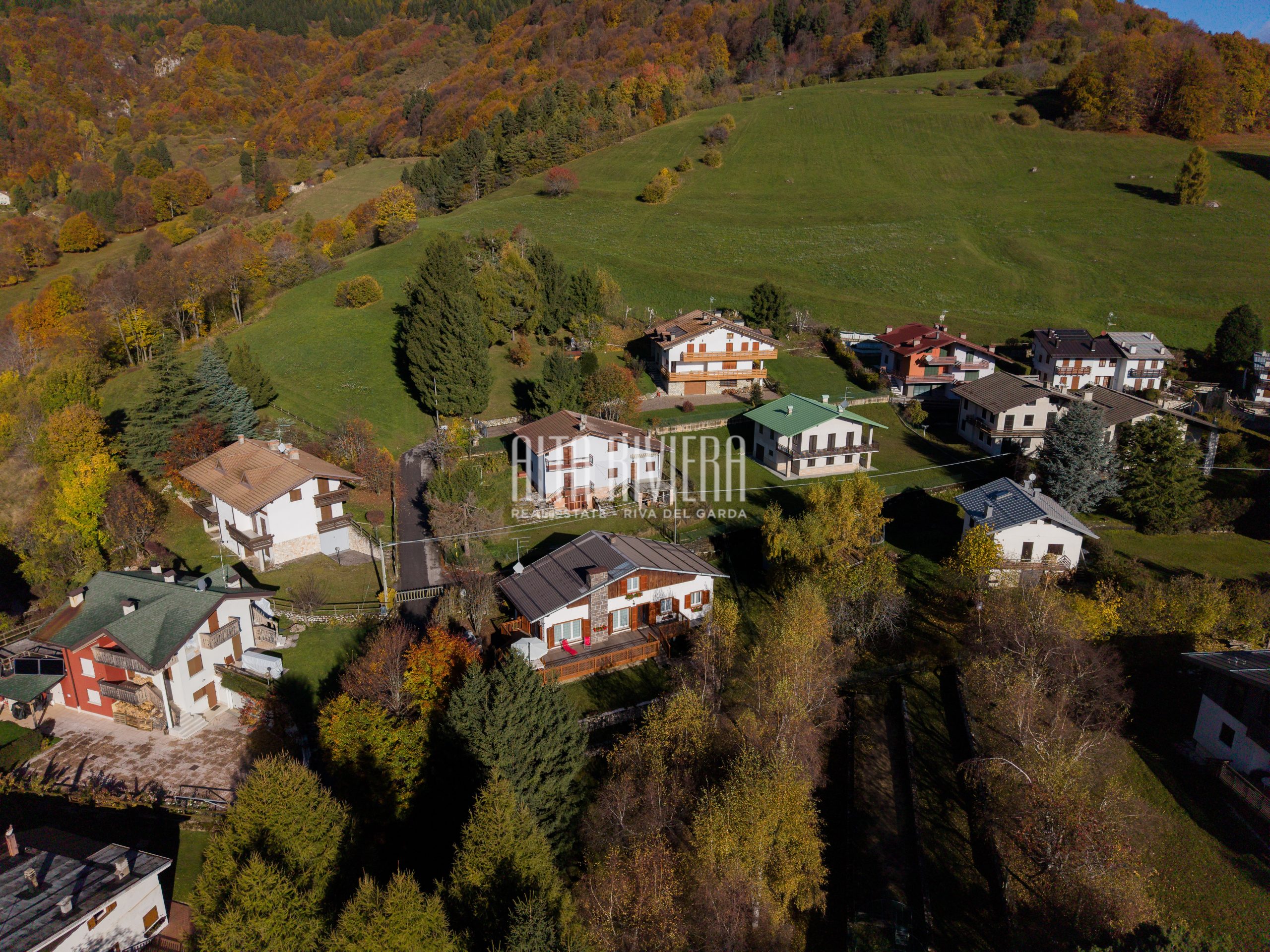 Chalet indipendente immerso nel verde a Brentonico 