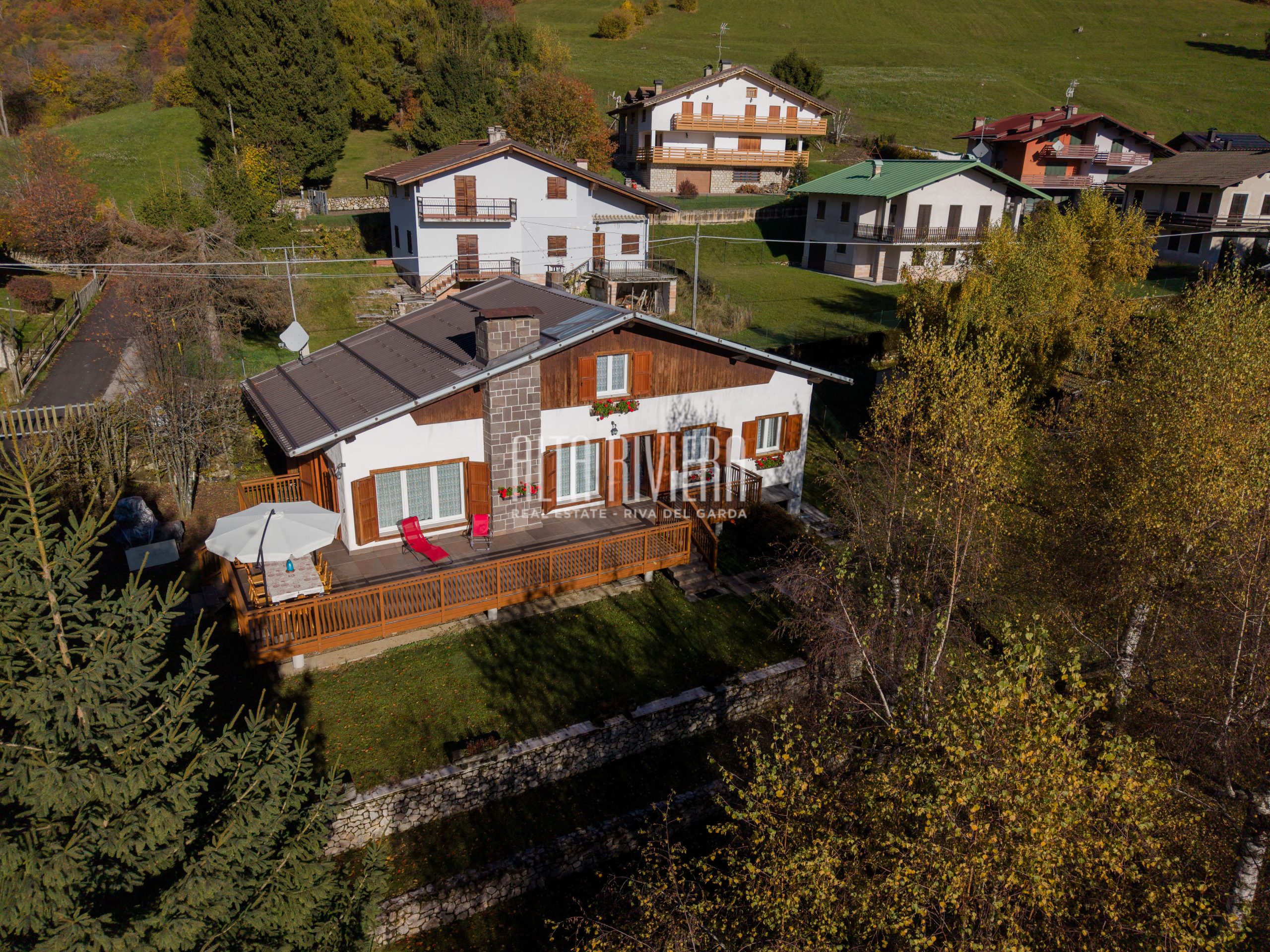 Chalet indipendente immerso nel verde a Brentonico 