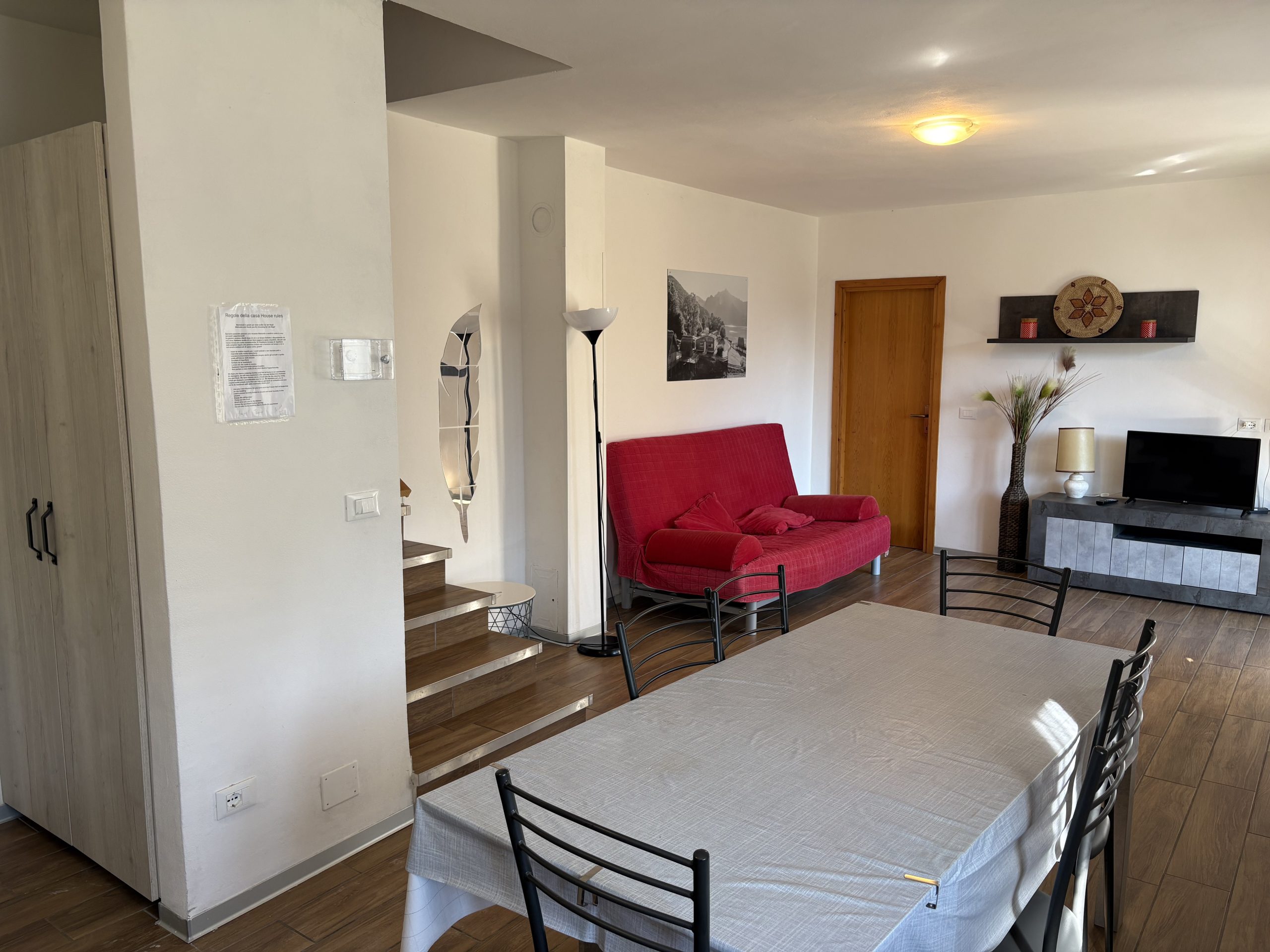 Luminoso appartamento vista lago con giardino 