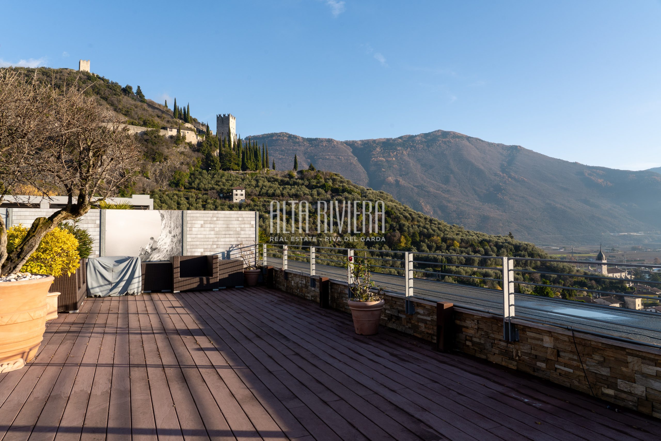 Quadrilocale di pregio con terrazza panoramica e vista Lago di Garda Arco (TN) - Trentino Alto Adige