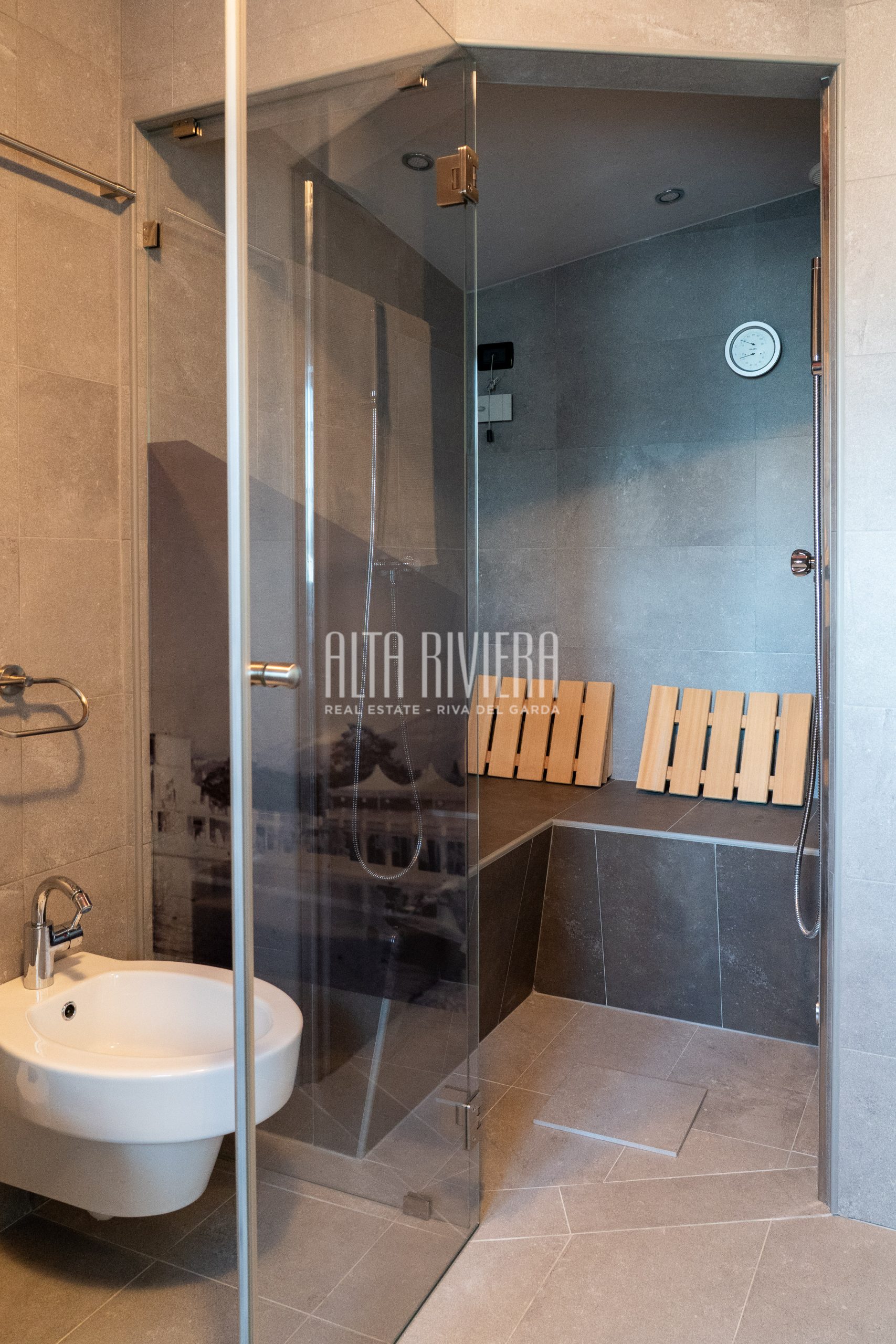 Quadrilocale di pregio con terrazza panoramica e vista Lago di Garda Arco (TN) - Trentino Alto Adige