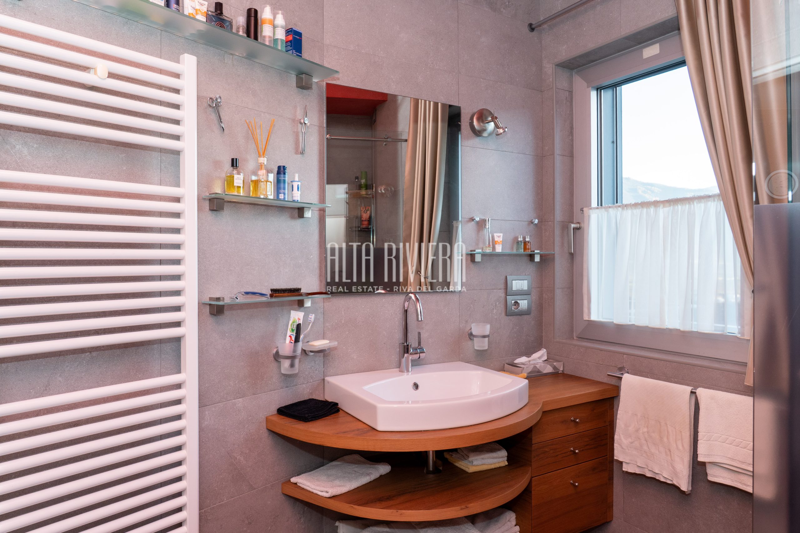 Quadrilocale di pregio con terrazza panoramica e vista Lago di Garda Arco (TN) - Trentino Alto Adige