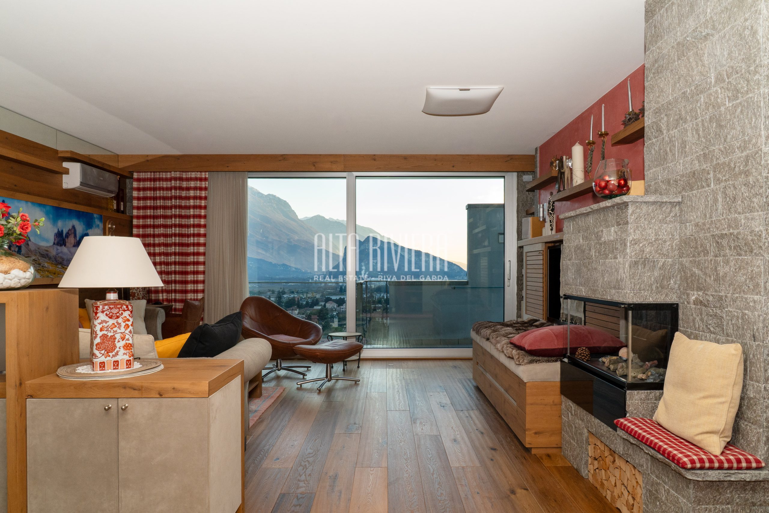 Quadrilocale di pregio con terrazza panoramica e vista Lago di Garda Arco (TN) - Trentino Alto Adige