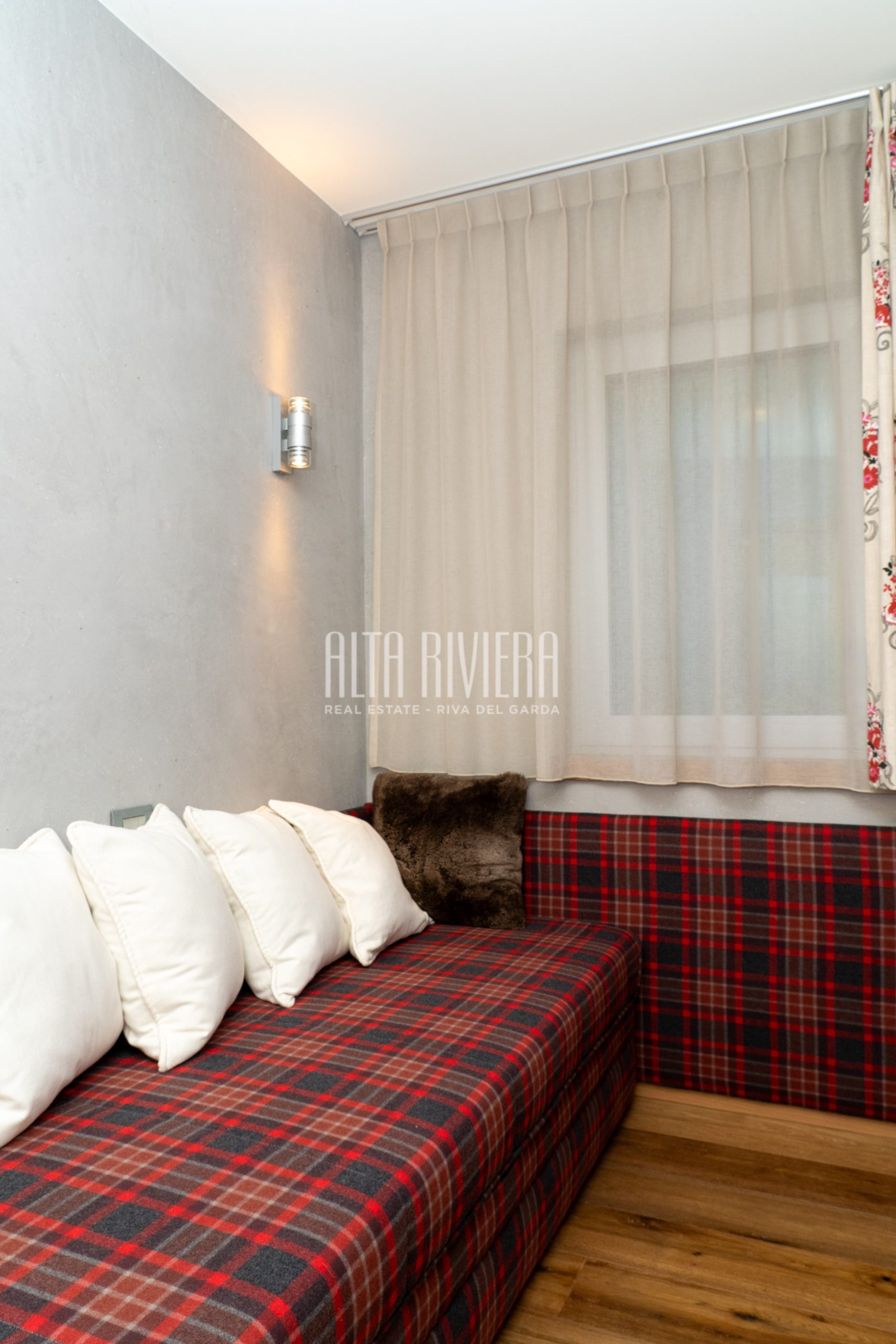 Quadrilocale di pregio con terrazza panoramica e vista Lago di Garda Arco (TN) - Trentino Alto Adige