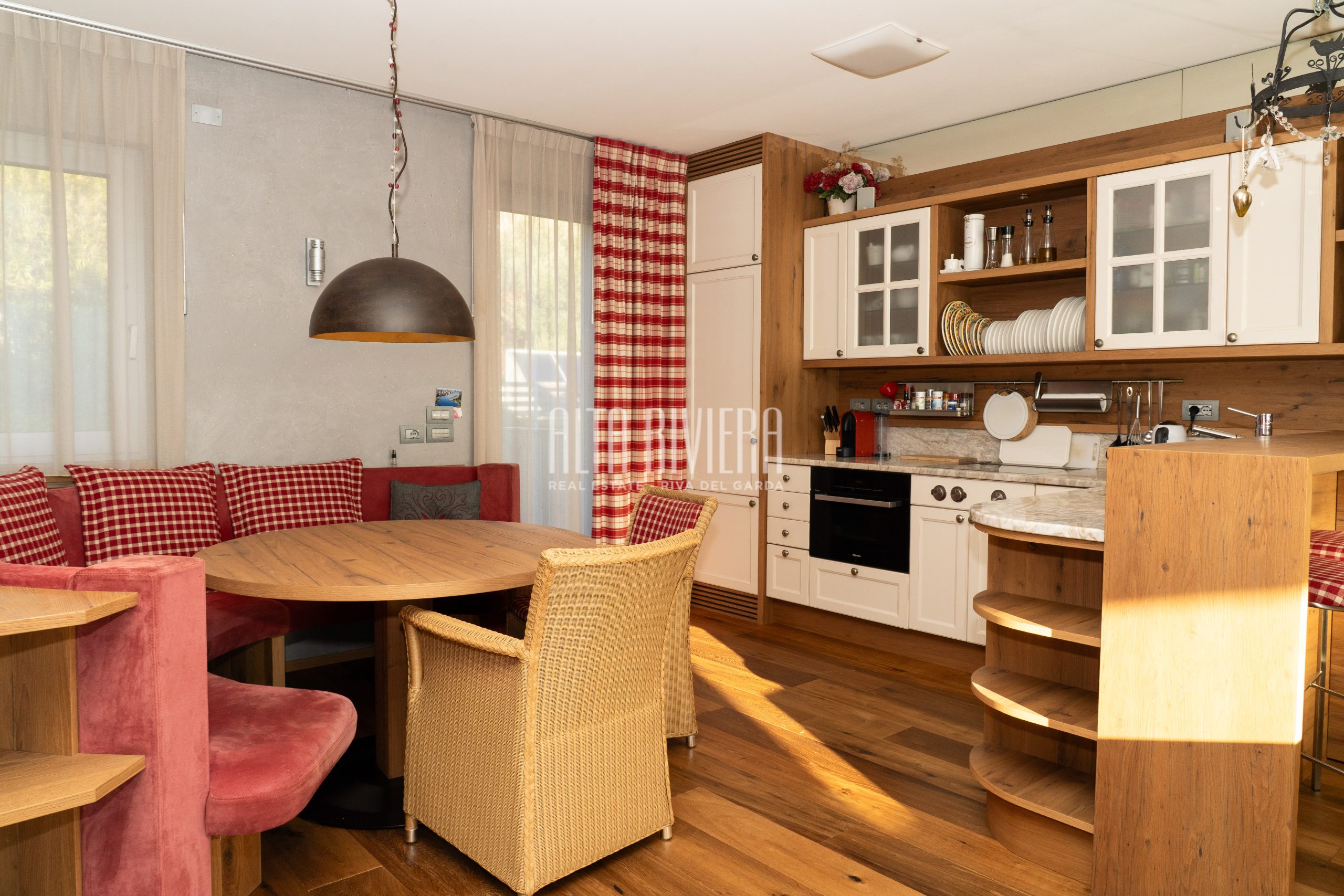 Quadrilocale di pregio con terrazza panoramica e vista Lago di Garda Arco (TN) - Trentino Alto Adige