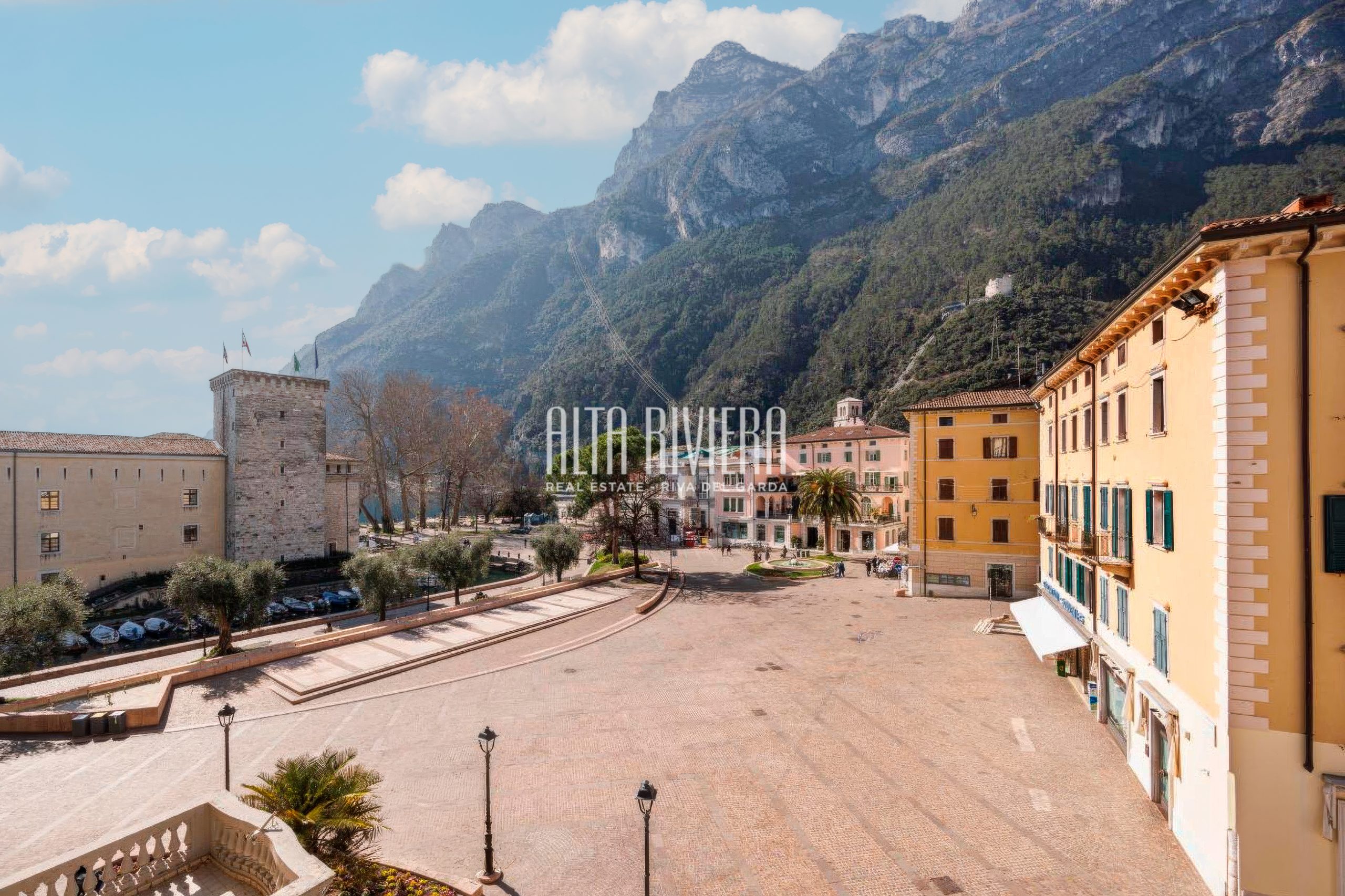Locale commerciale in vendita a Riva del Garda Riva Del Garda (TN) - Trentino Alto Adige