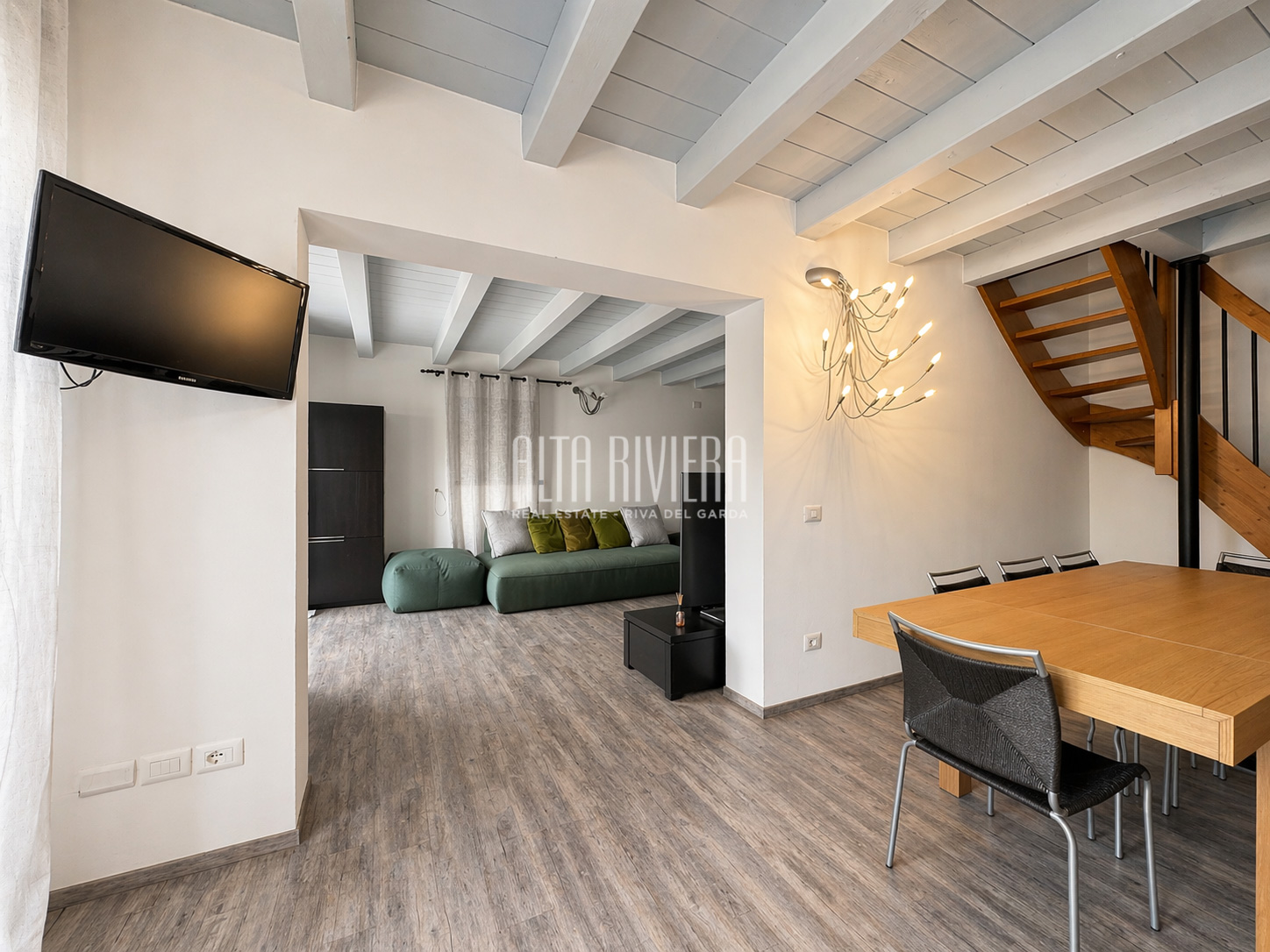 Trilocale con vista golf e piscina a Peschiera del Garda 