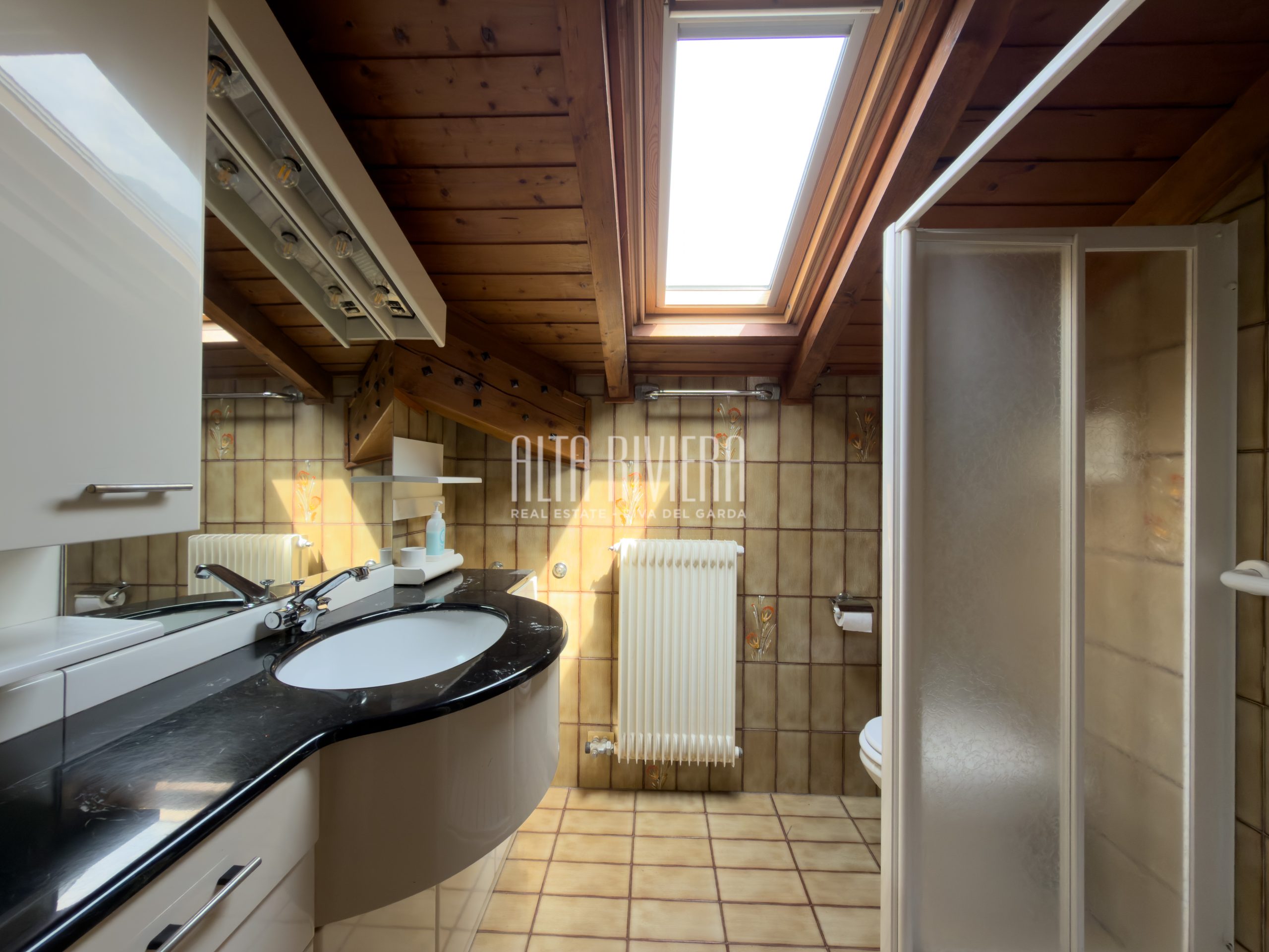Quadrilocale all’ultimo piano con garage cantina e posto auto Arco (TN) - Trentino Alto Adige