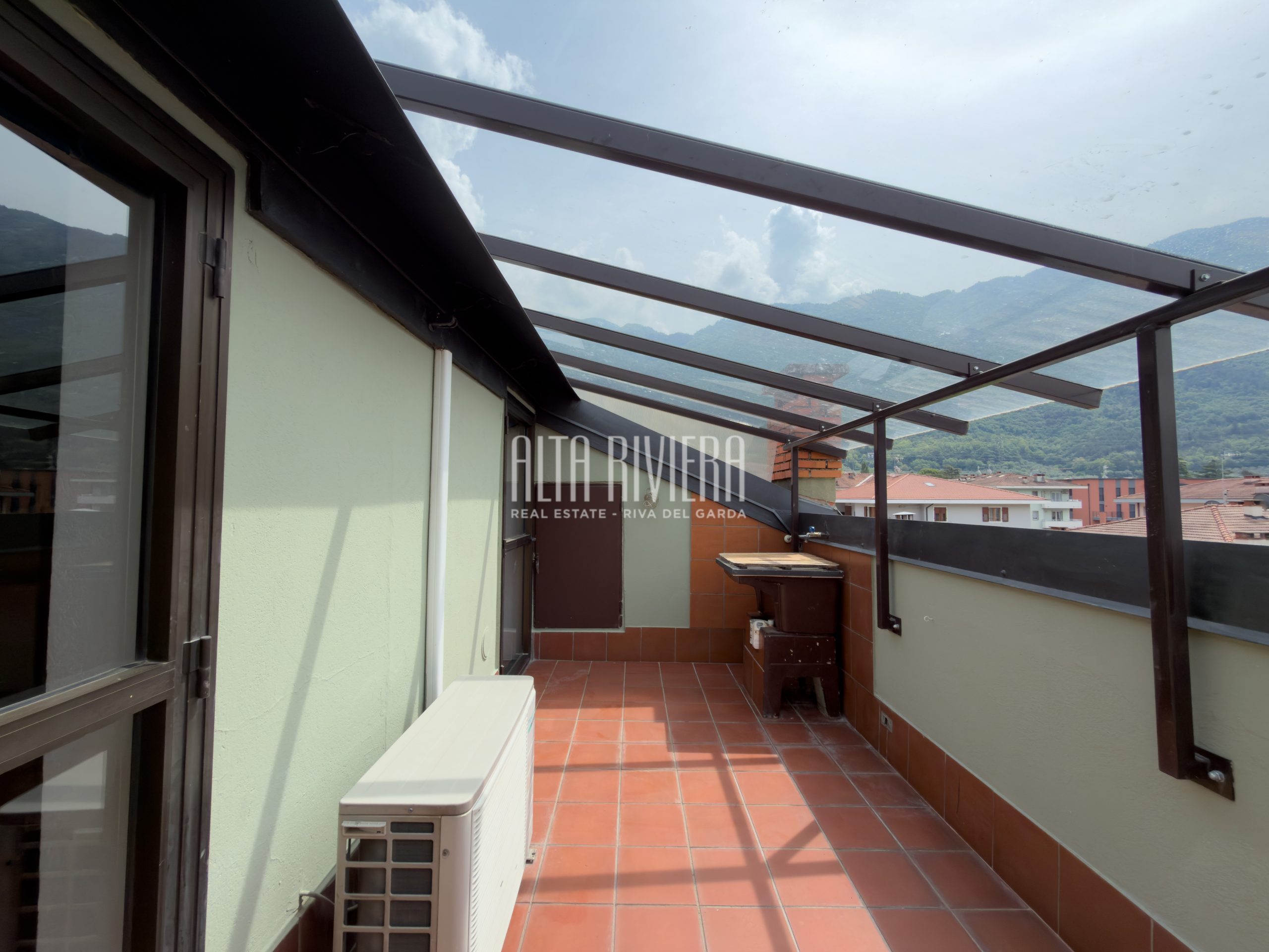 Quadrilocale all’ultimo piano con garage cantina e posto auto Arco (TN) - Trentino Alto Adige
