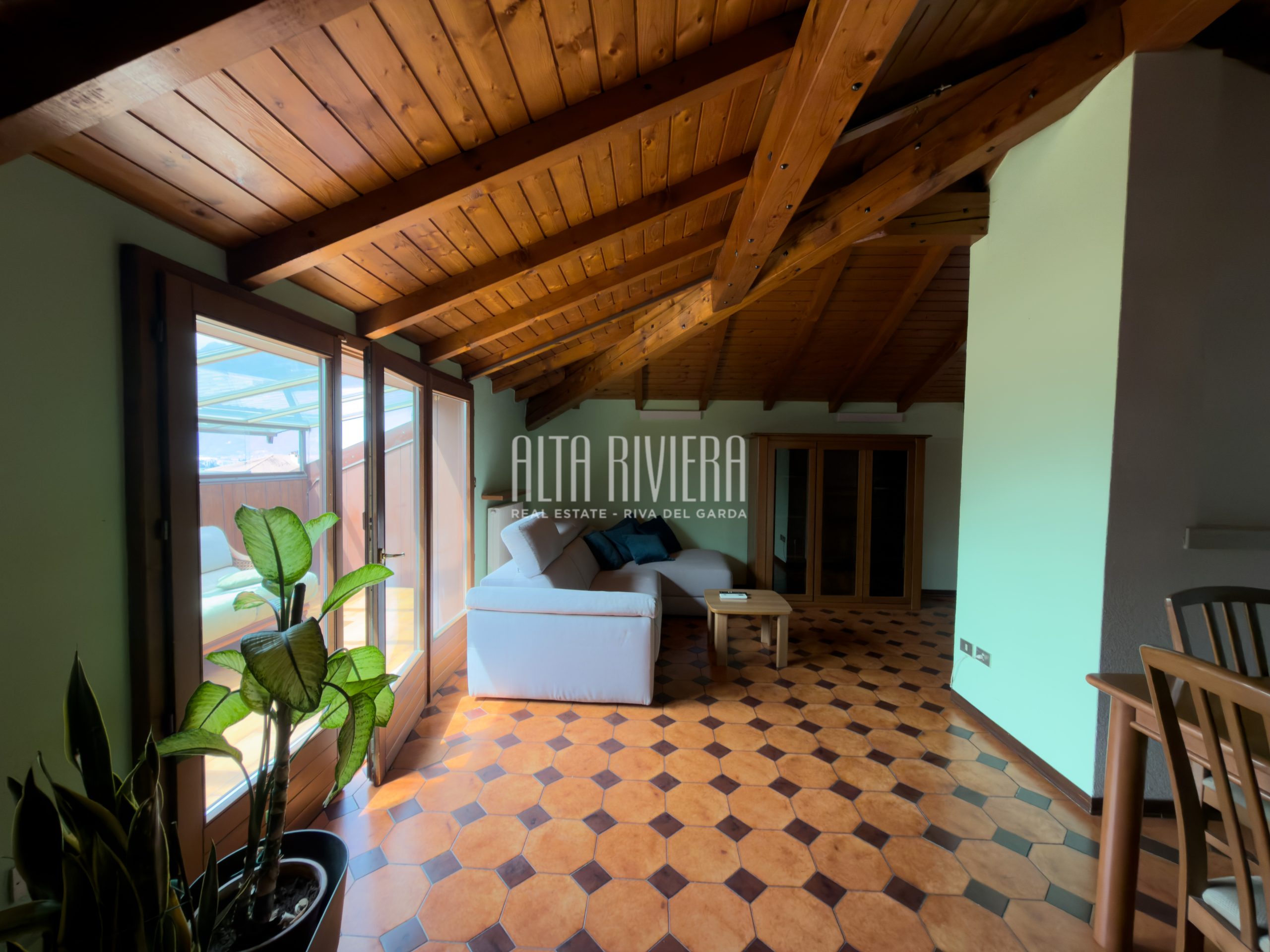 Quadrilocale all’ultimo piano con garage cantina e posto auto Arco (TN) - Trentino Alto Adige