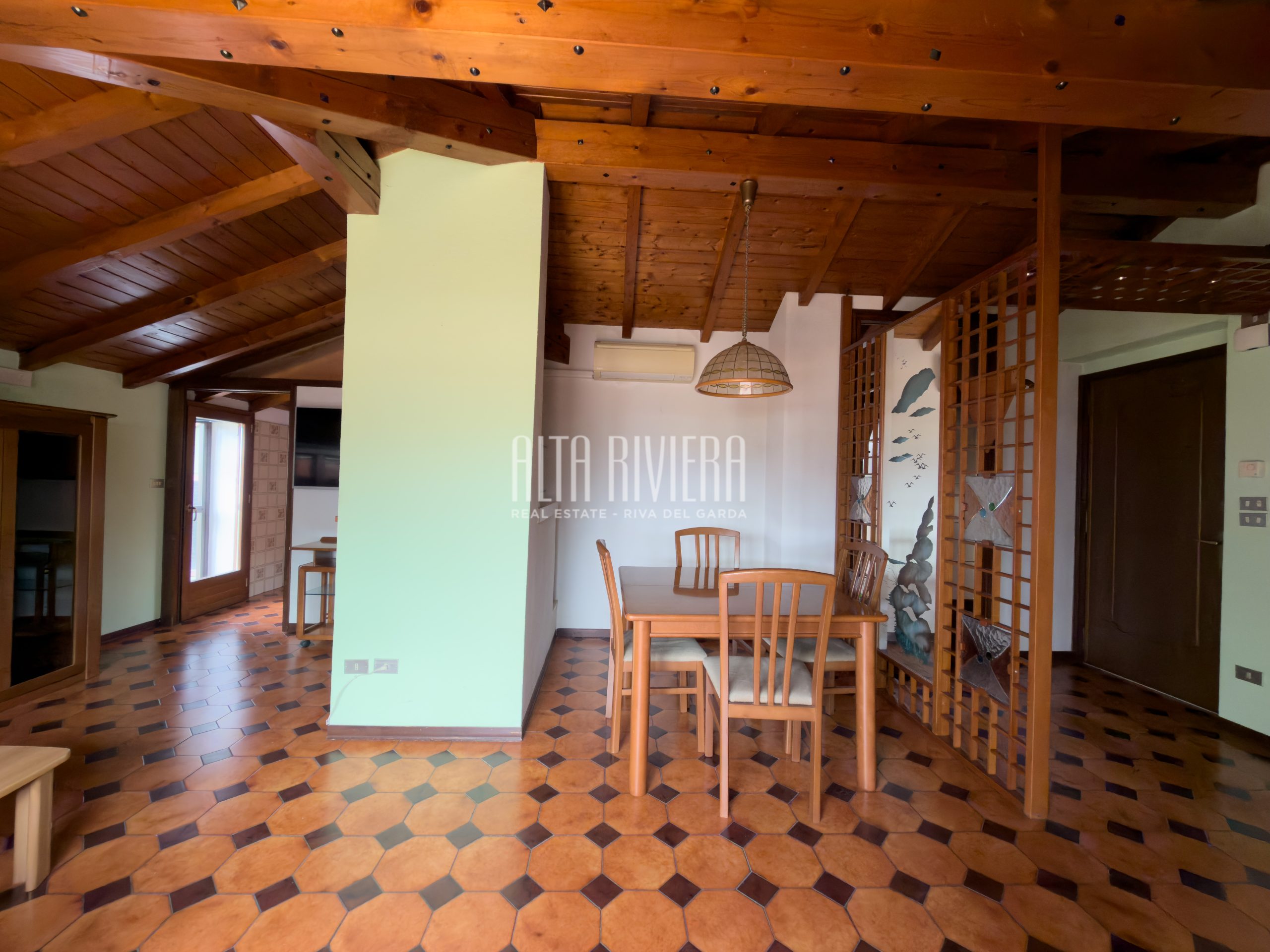 Quadrilocale all’ultimo piano con garage cantina e posto auto Arco (TN) - Trentino Alto Adige