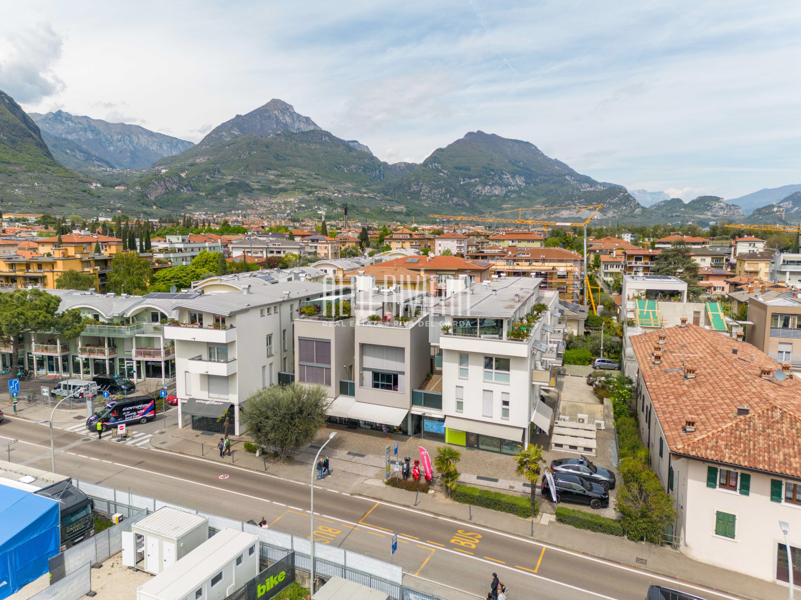 Locale commerciale in affitto a Riva del Garda Riva Del Garda (TN) - Trentino Alto Adige