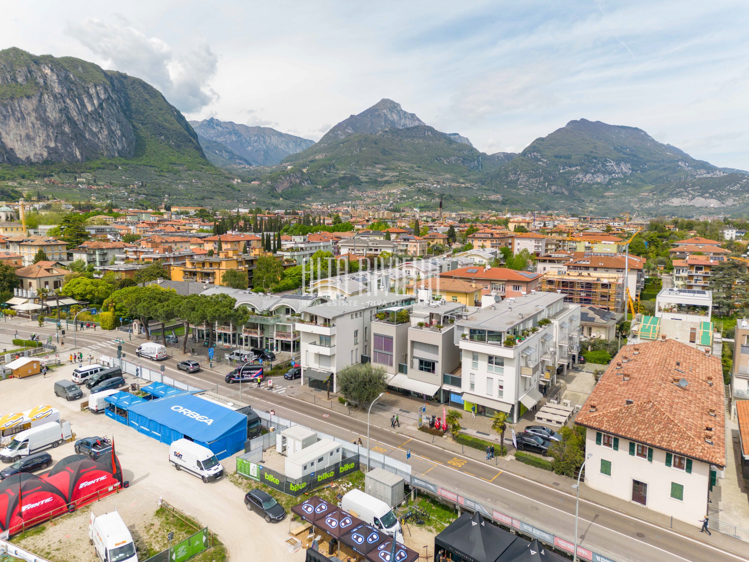 Locale commerciale in affitto a Riva del Garda Riva Del Garda (TN) - Trentino Alto Adige