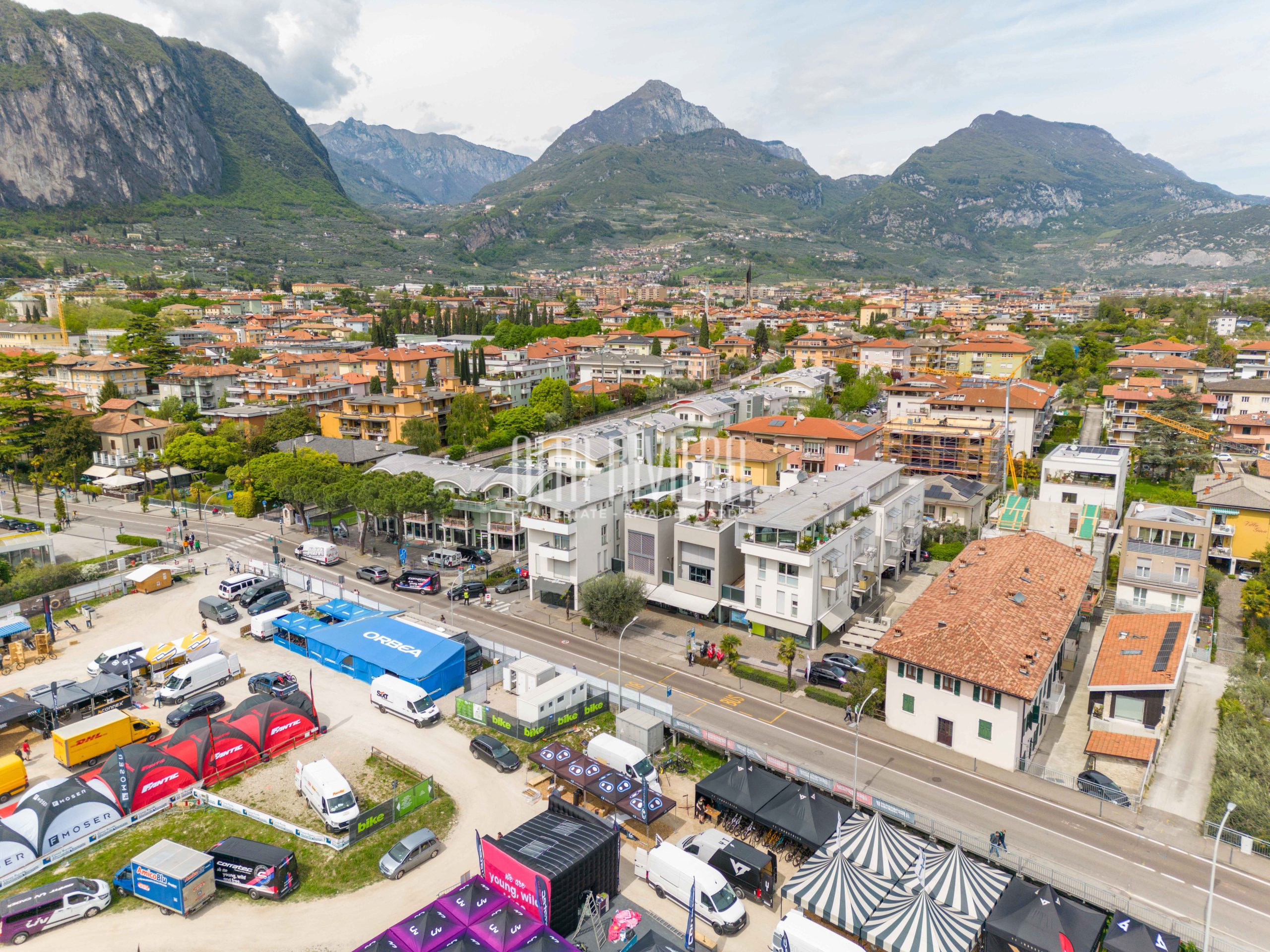 Locale commerciale in affitto a Riva del Garda Riva Del Garda (TN) - Trentino Alto Adige