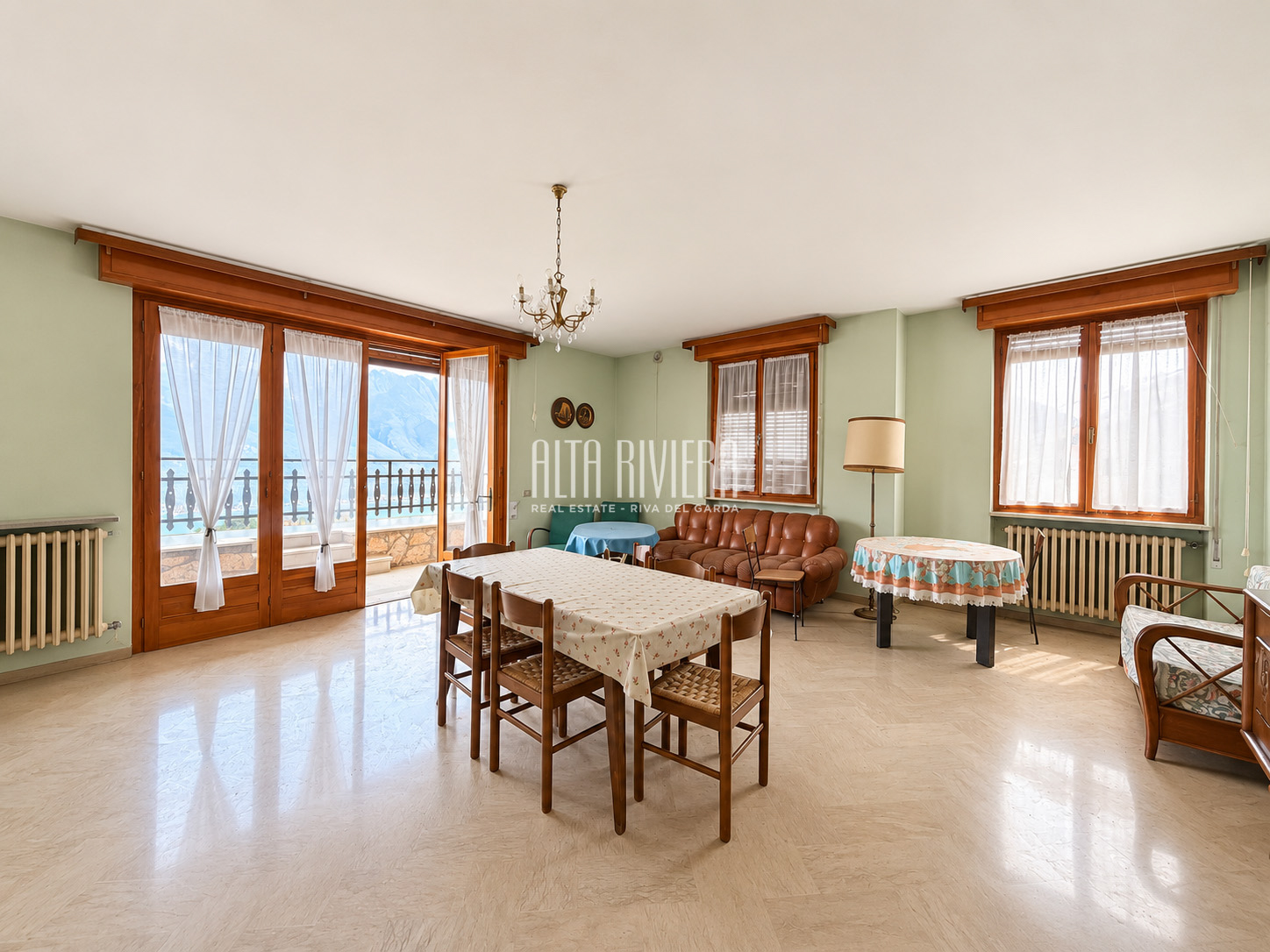 Villa indipendente con vista lago e terreno a Pieve di Tremosine Tremosine sul Garda (BS) - Lombardia