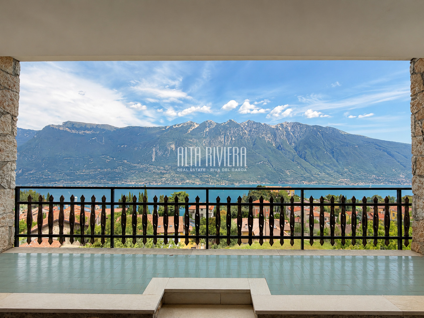 Villa indipendente con vista lago e terreno a Pieve di Tremosine Tremosine sul Garda (BS) - Lombardia