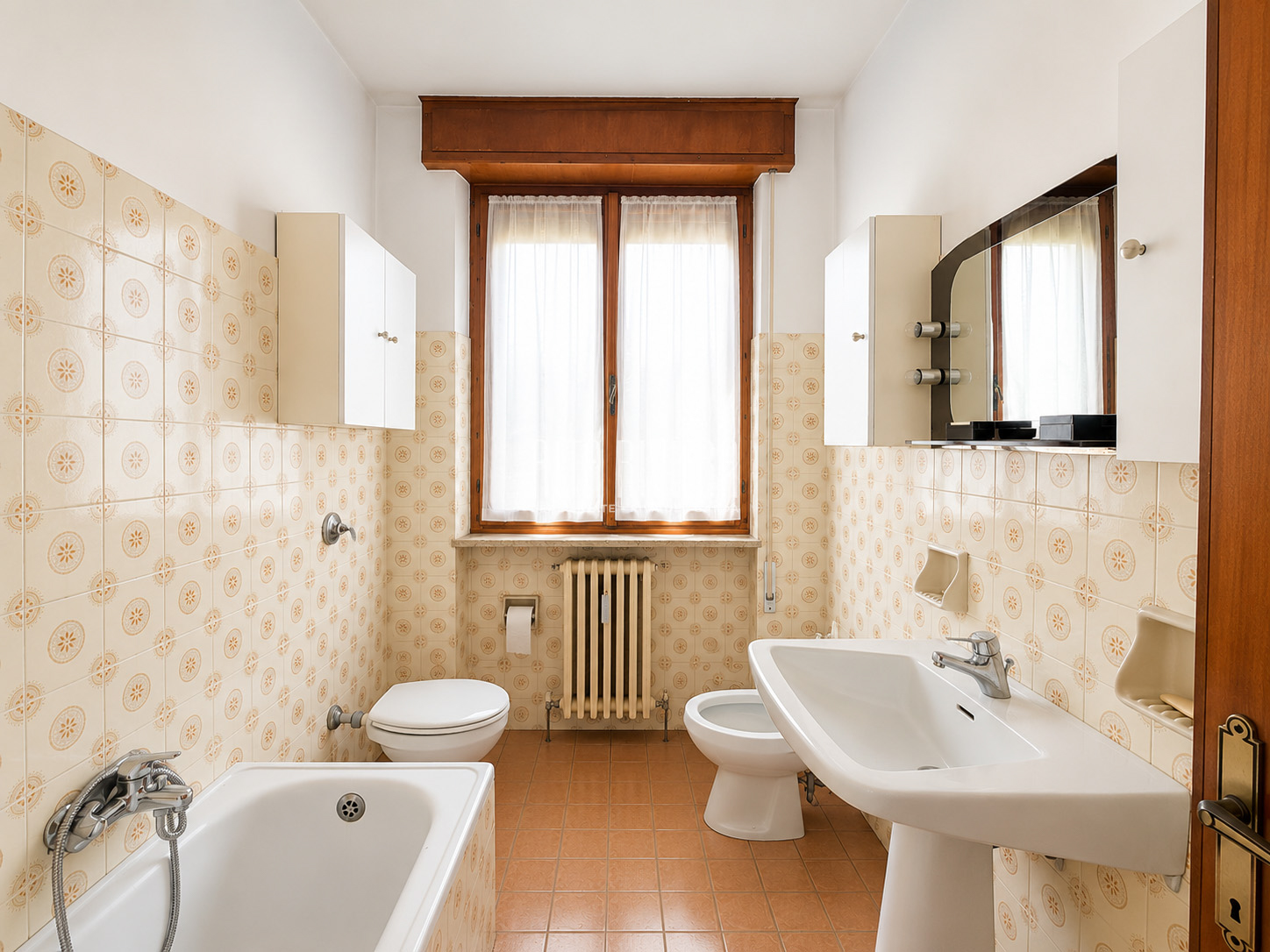 Villa indipendente con vista lago e terreno a Pieve di Tremosine Tremosine sul Garda (BS) - Lombardia