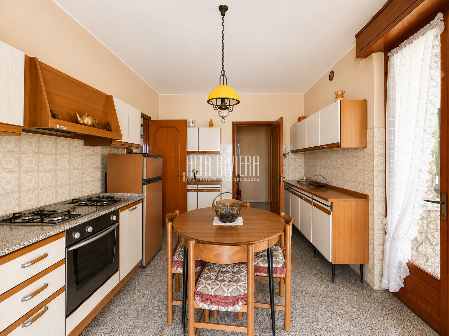 Villa indipendente con vista lago e terreno a Pieve di Tremosine Tremosine sul Garda (BS) - Lombardia
