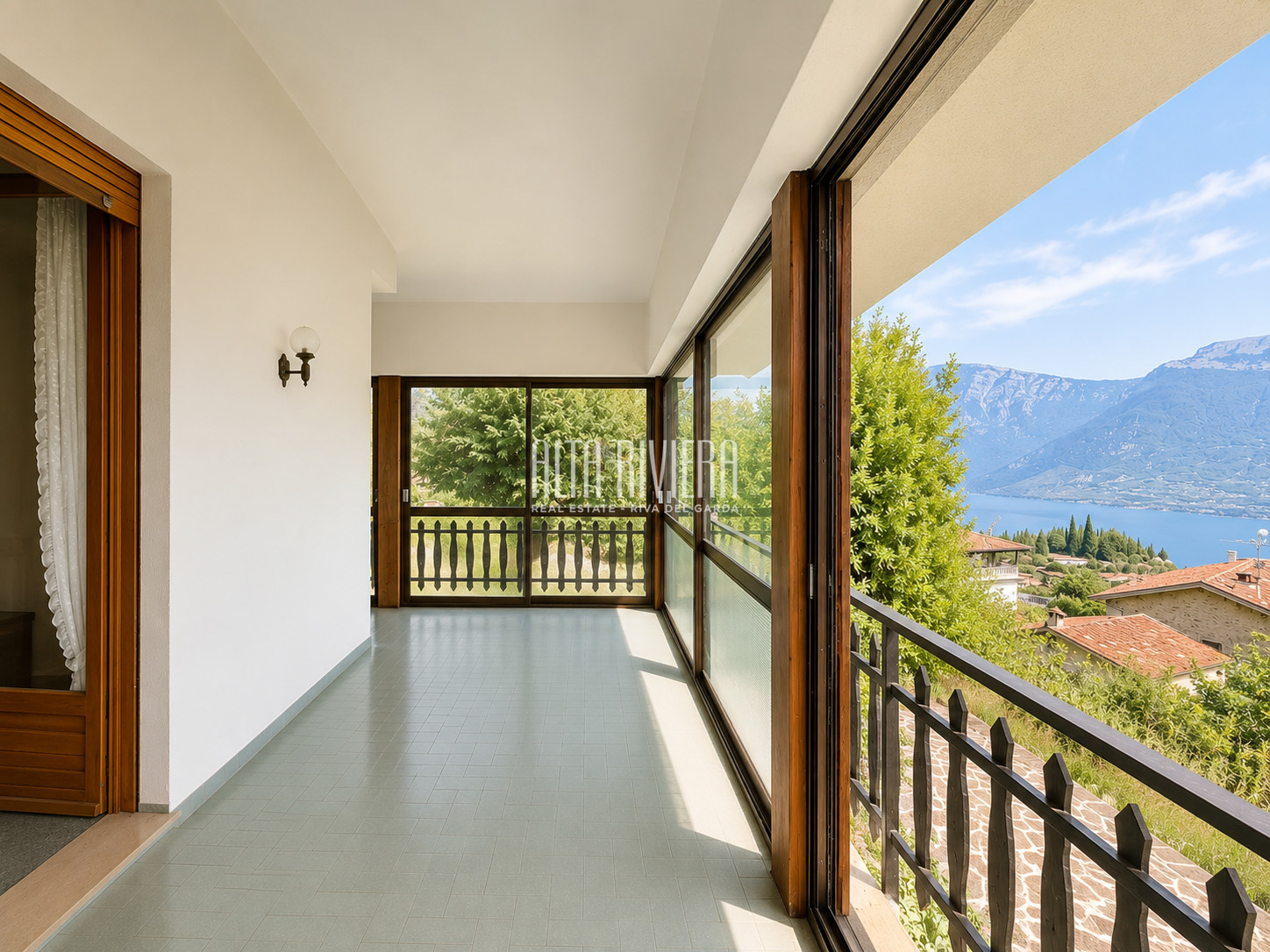 Villa indipendente con vista lago e terreno a Pieve di Tremosine Tremosine sul Garda (BS) - Lombardia