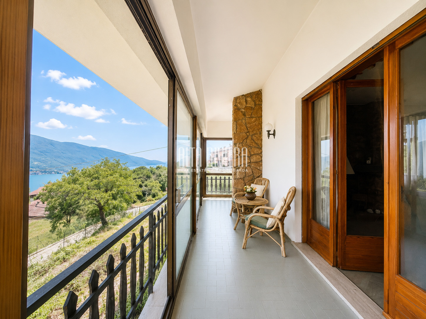 Villa indipendente con vista lago e terreno a Pieve di Tremosine Tremosine sul Garda (BS) - Lombardia