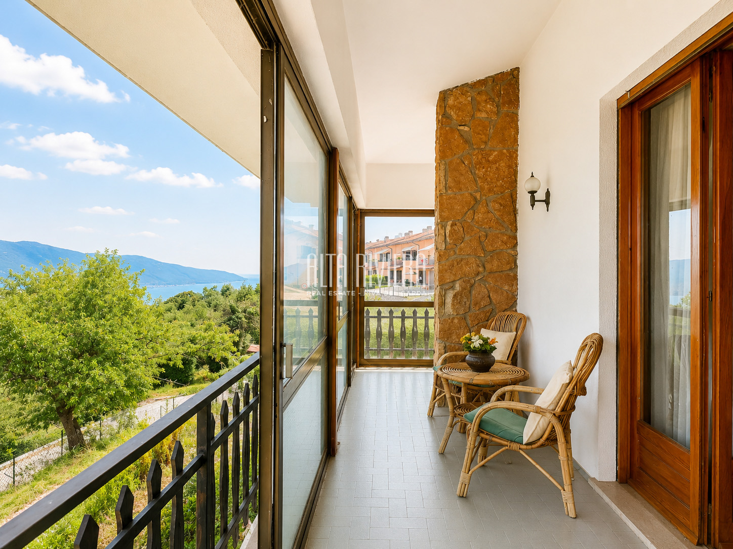 Villa indipendente con vista lago e terreno a Pieve di Tremosine Tremosine sul Garda (BS) - Lombardia