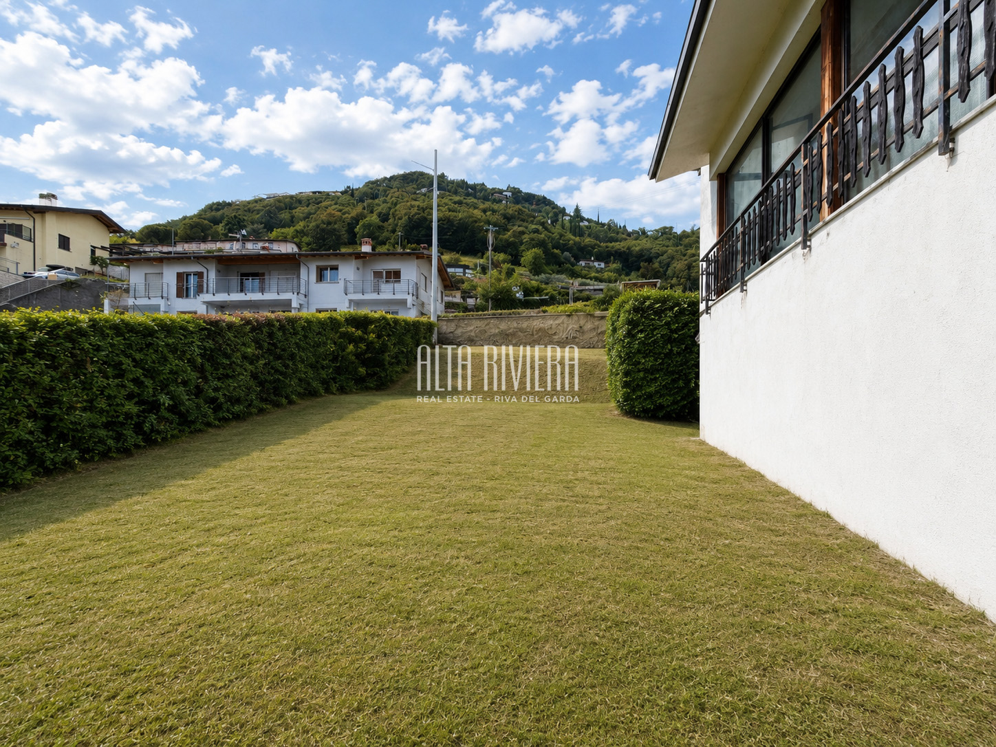 Villa indipendente con vista lago e terreno a Pieve di Tremosine Tremosine sul Garda (BS) - Lombardia